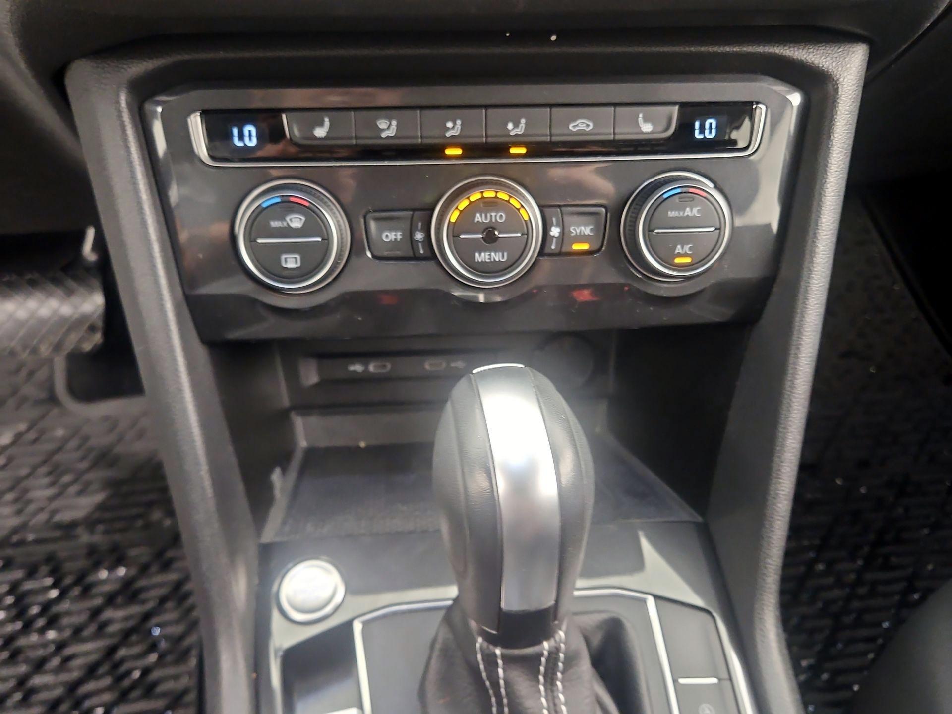 Thumbnail: 2021 Volkswagen Tiguan - 16