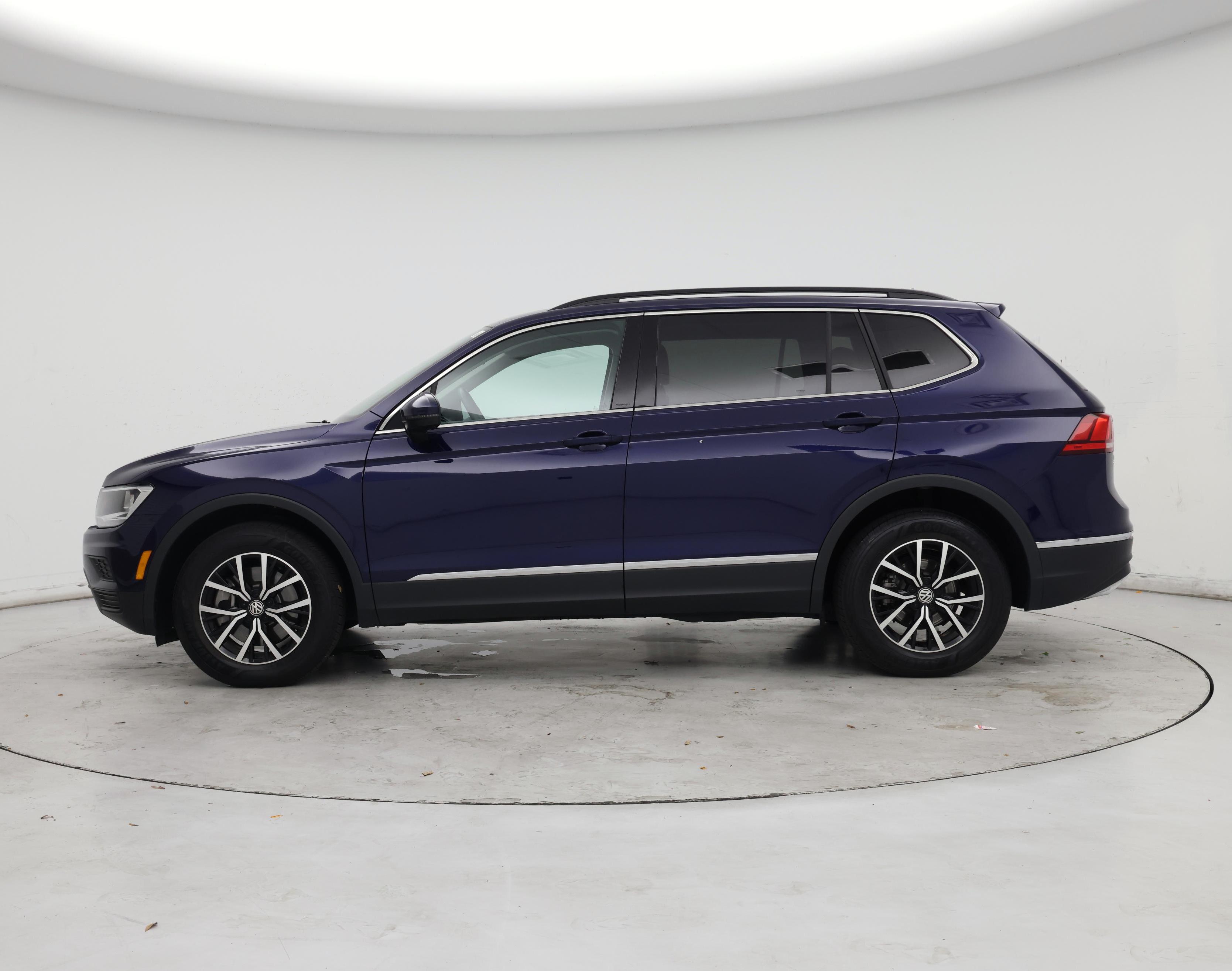 Thumbnail: 2021 Volkswagen Tiguan - 3