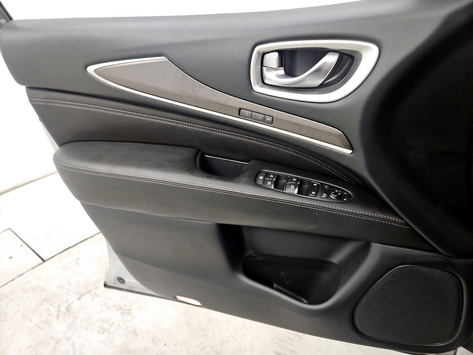Thumbnail: 2019 INFINITI QX60 - 12