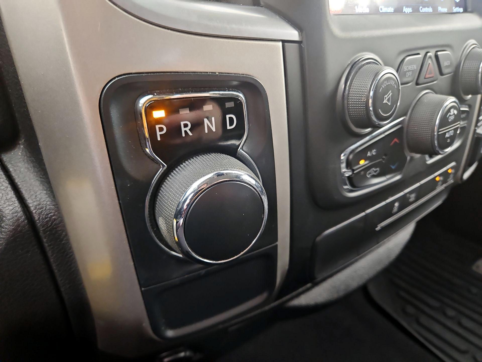 Thumbnail: 2019 RAM 1500 Classic - 17