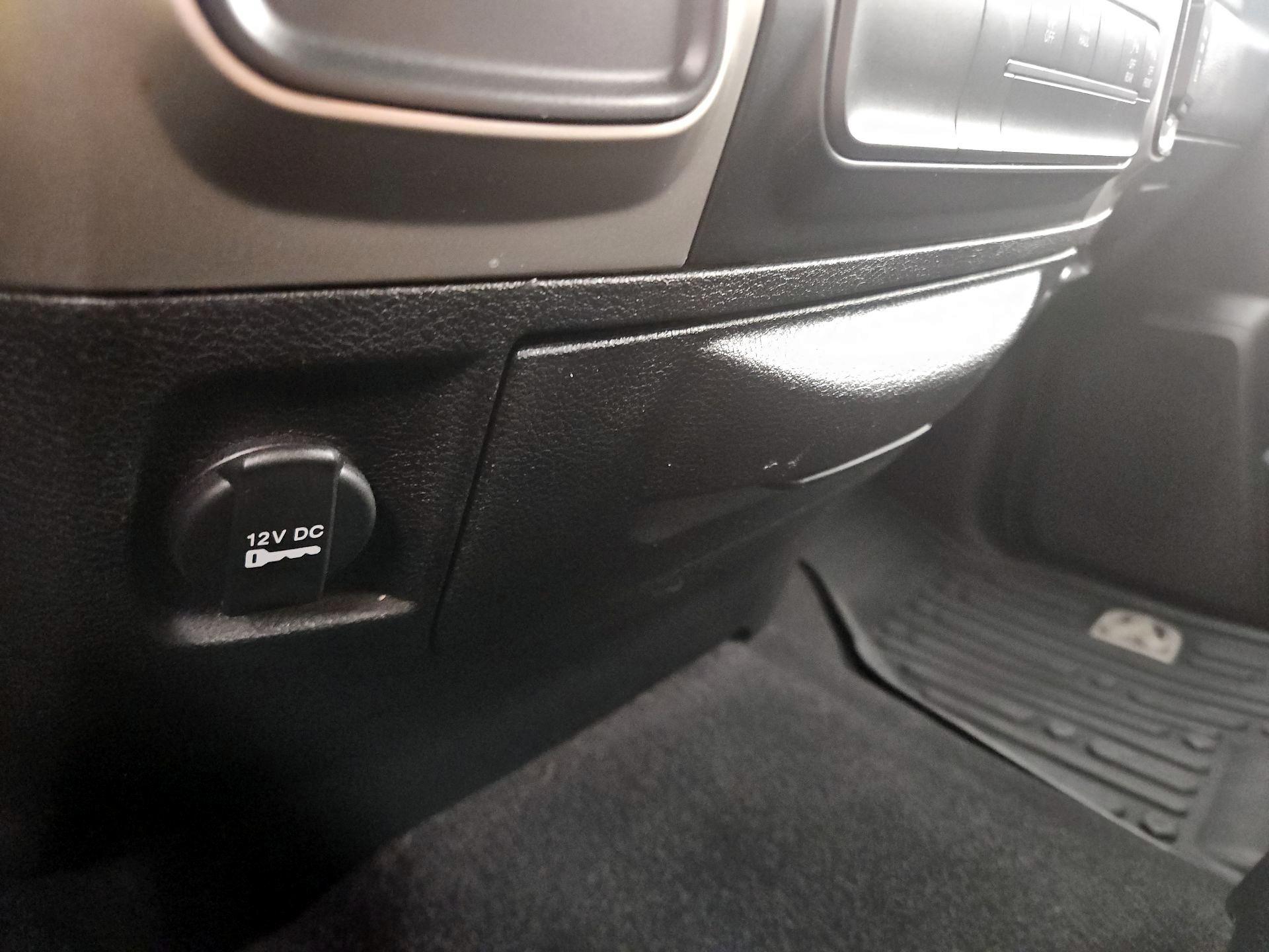 Thumbnail: 2019 RAM 1500 Classic - 18