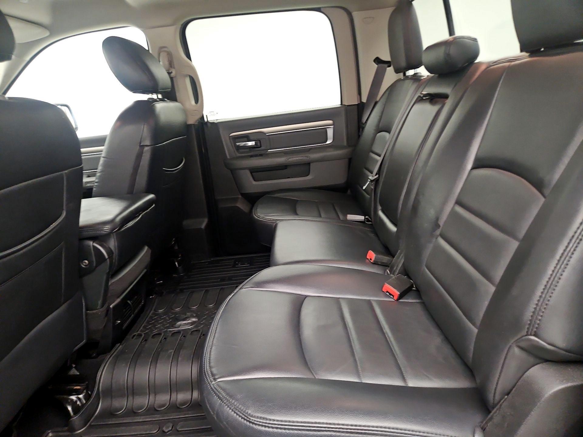 Thumbnail: 2019 RAM 1500 Classic - 19