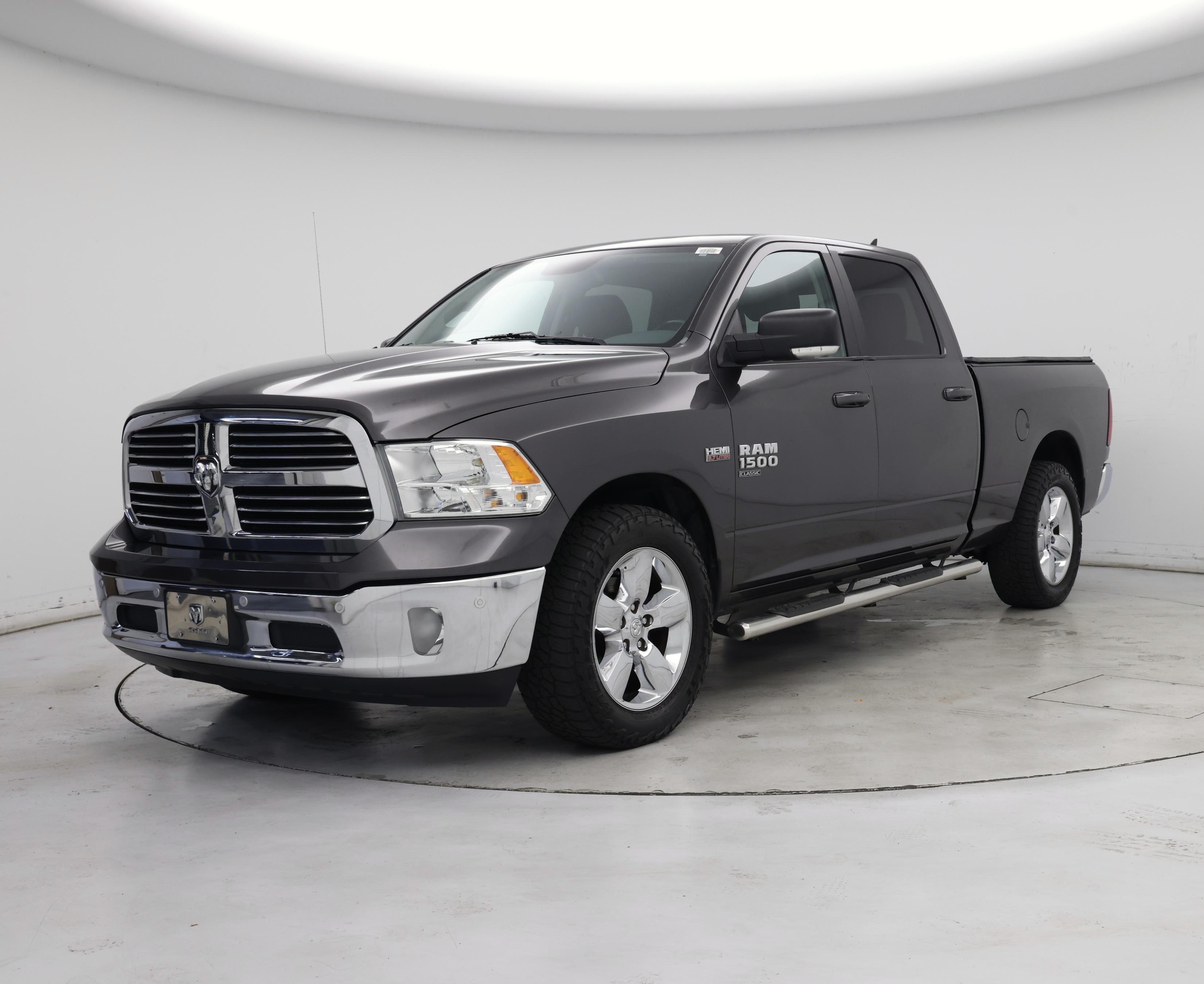 Thumbnail: 2019 RAM 1500 Classic - 4