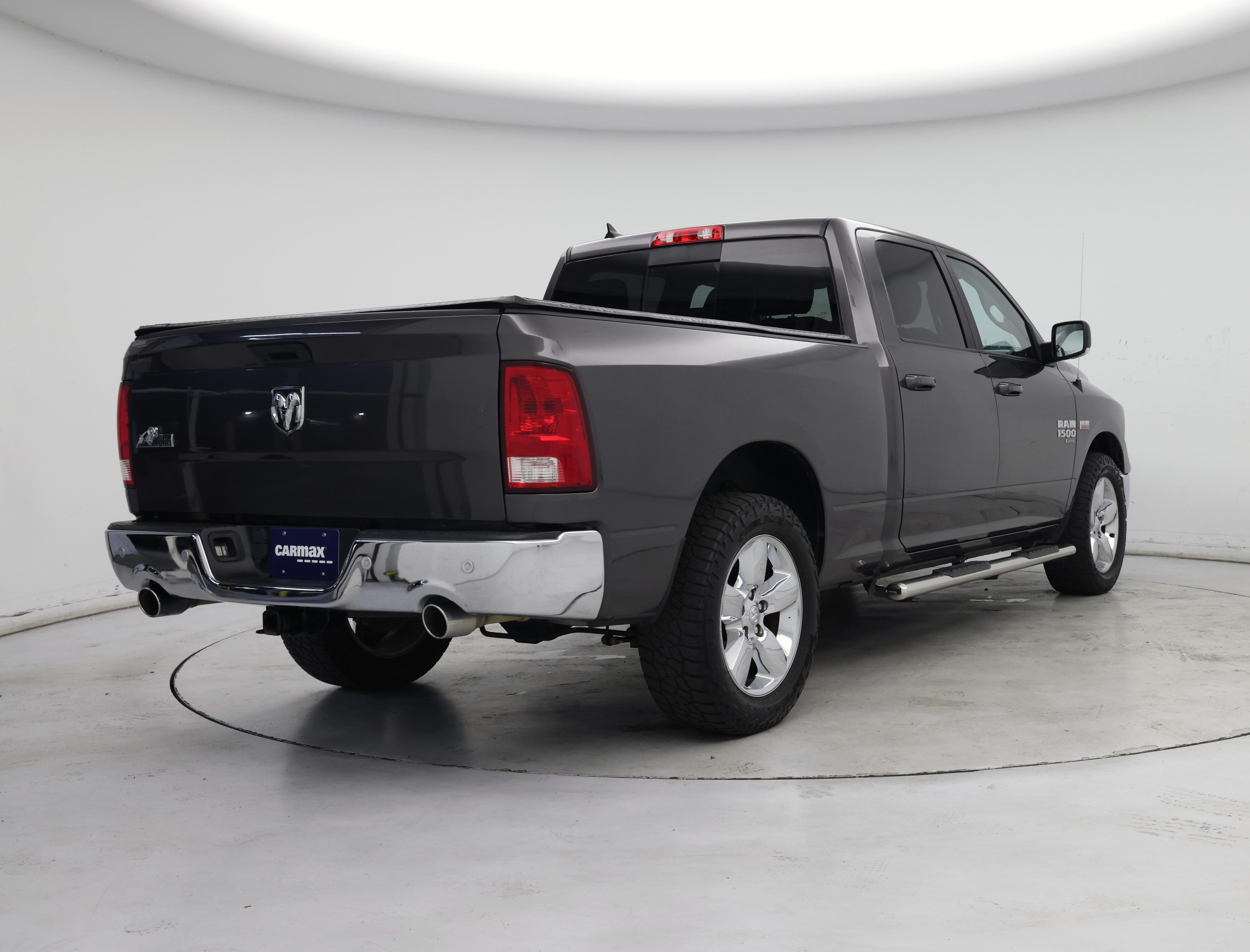 Thumbnail: 2019 RAM 1500 Classic - 8