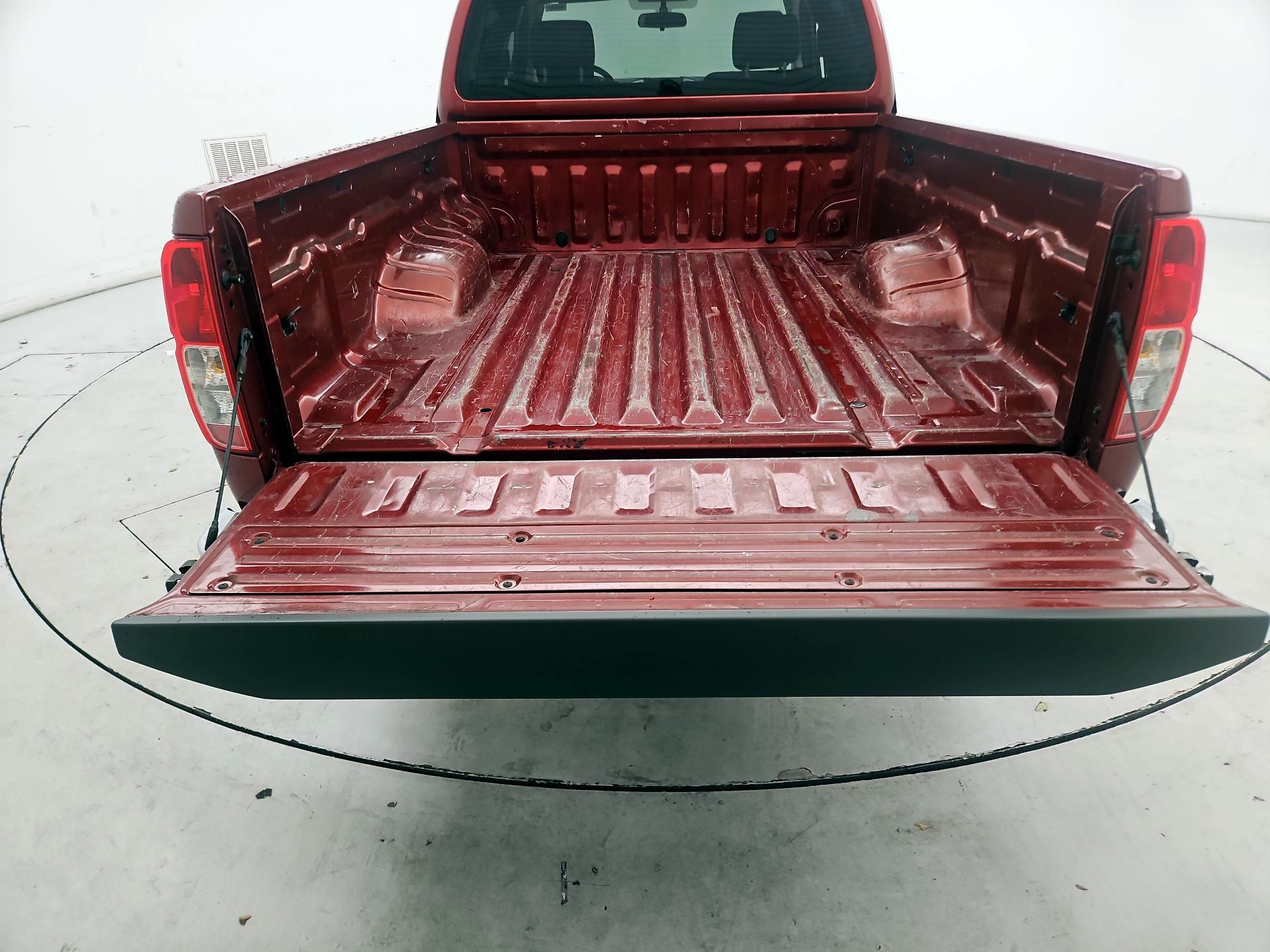 Thumbnail: 2015 Nissan Frontier - 18
