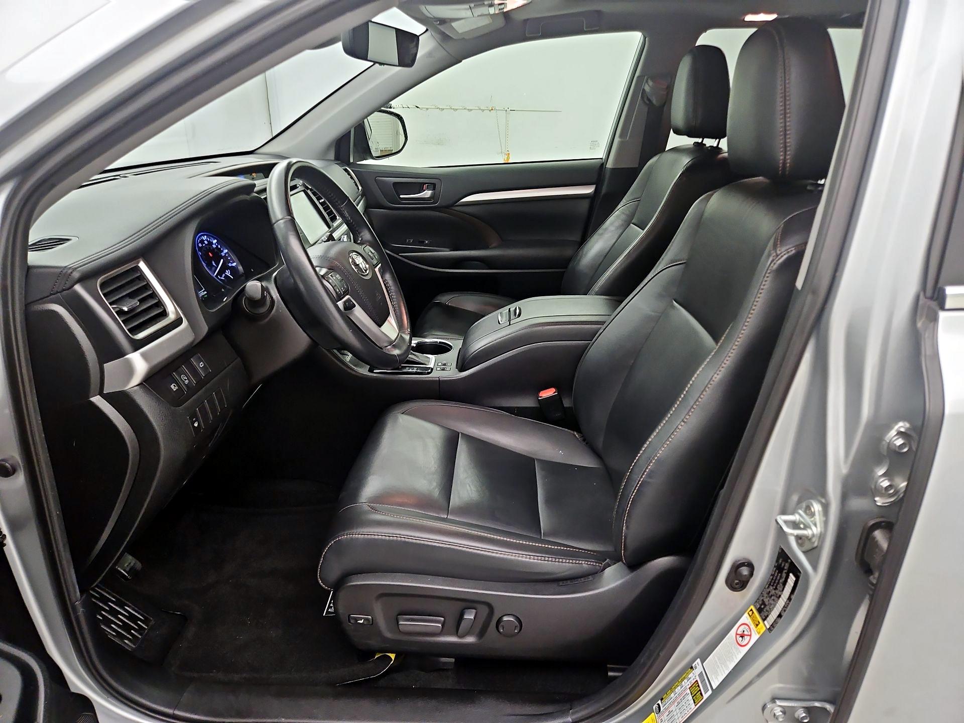 Thumbnail: 2019 Toyota Highlander - 11