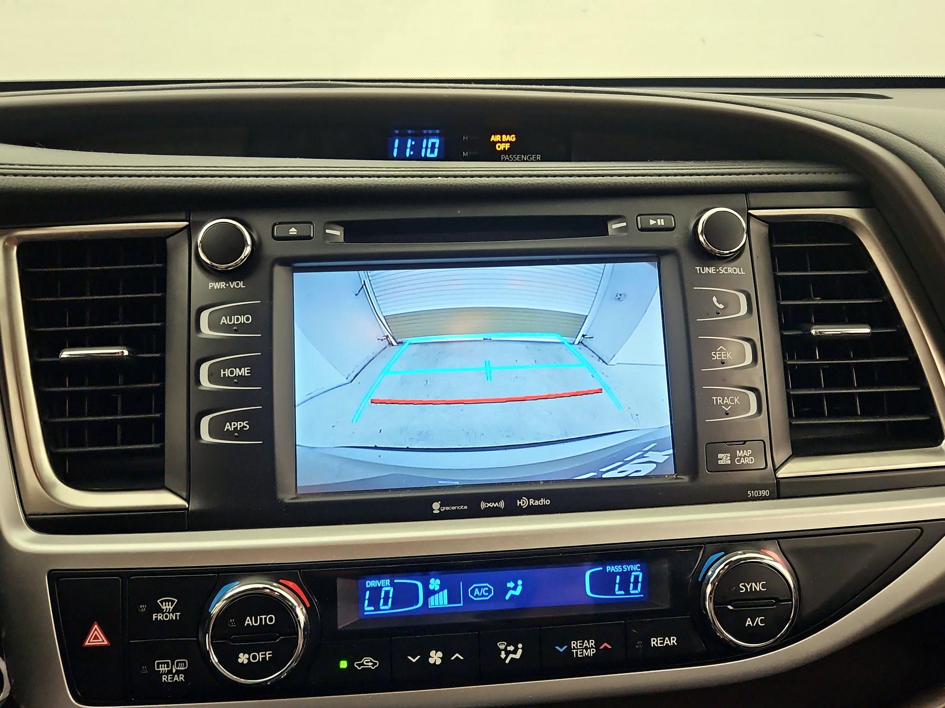 Thumbnail: 2019 Toyota Highlander - 14