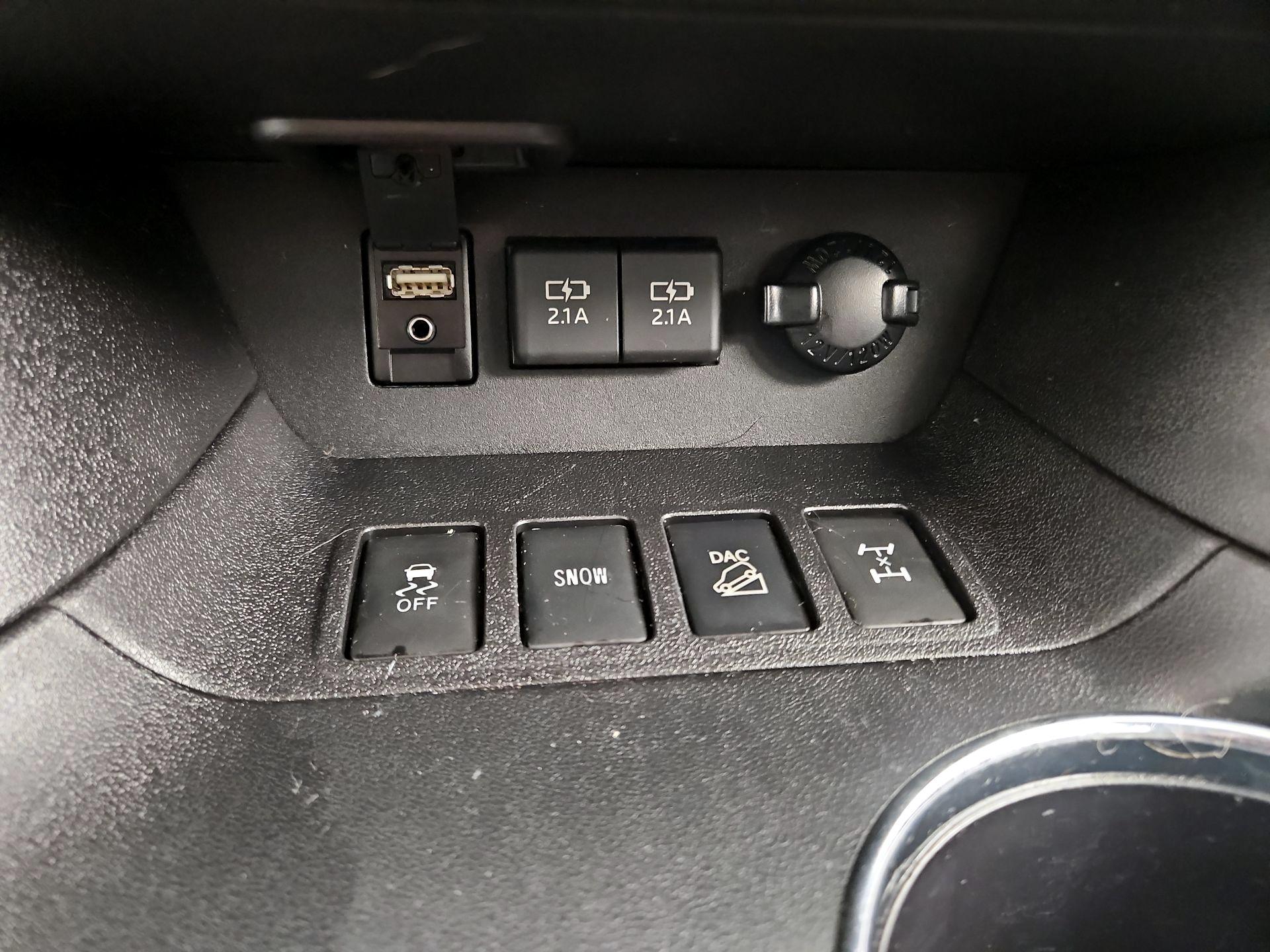 Thumbnail: 2019 Toyota Highlander - 18