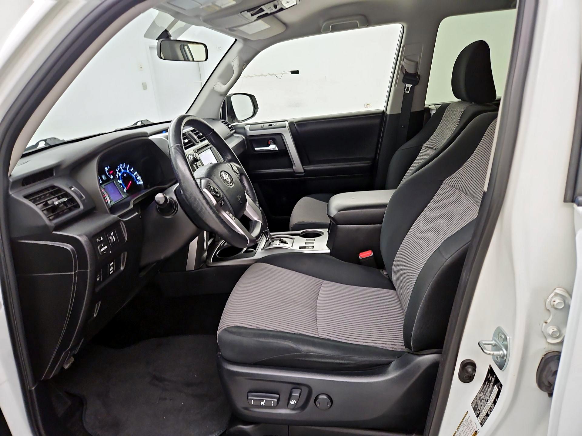 Thumbnail: 2016 Toyota 4Runner - 9