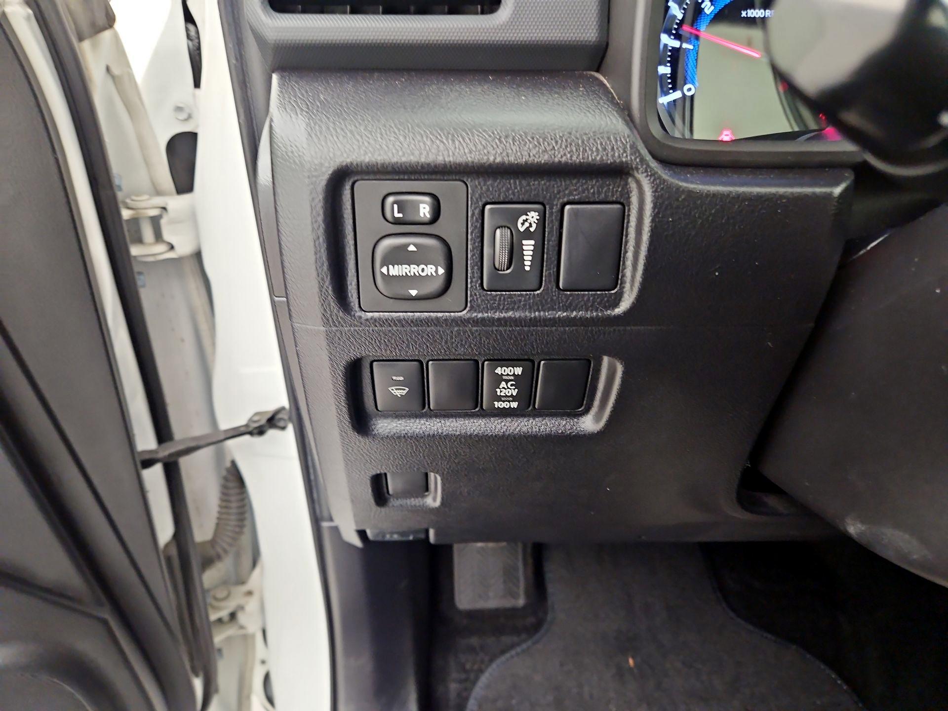 Thumbnail: 2016 Toyota 4Runner - 11
