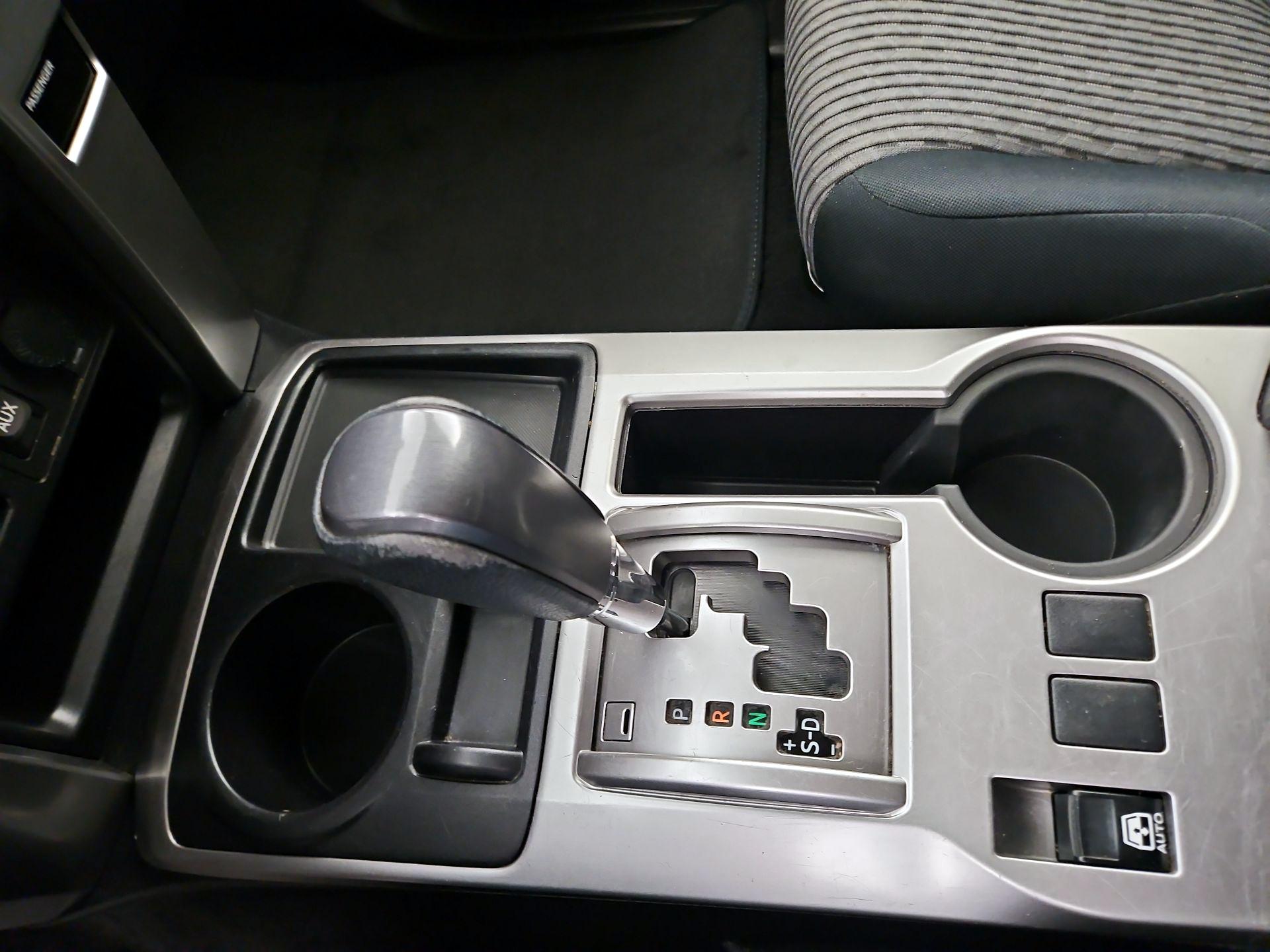Thumbnail: 2016 Toyota 4Runner - 16