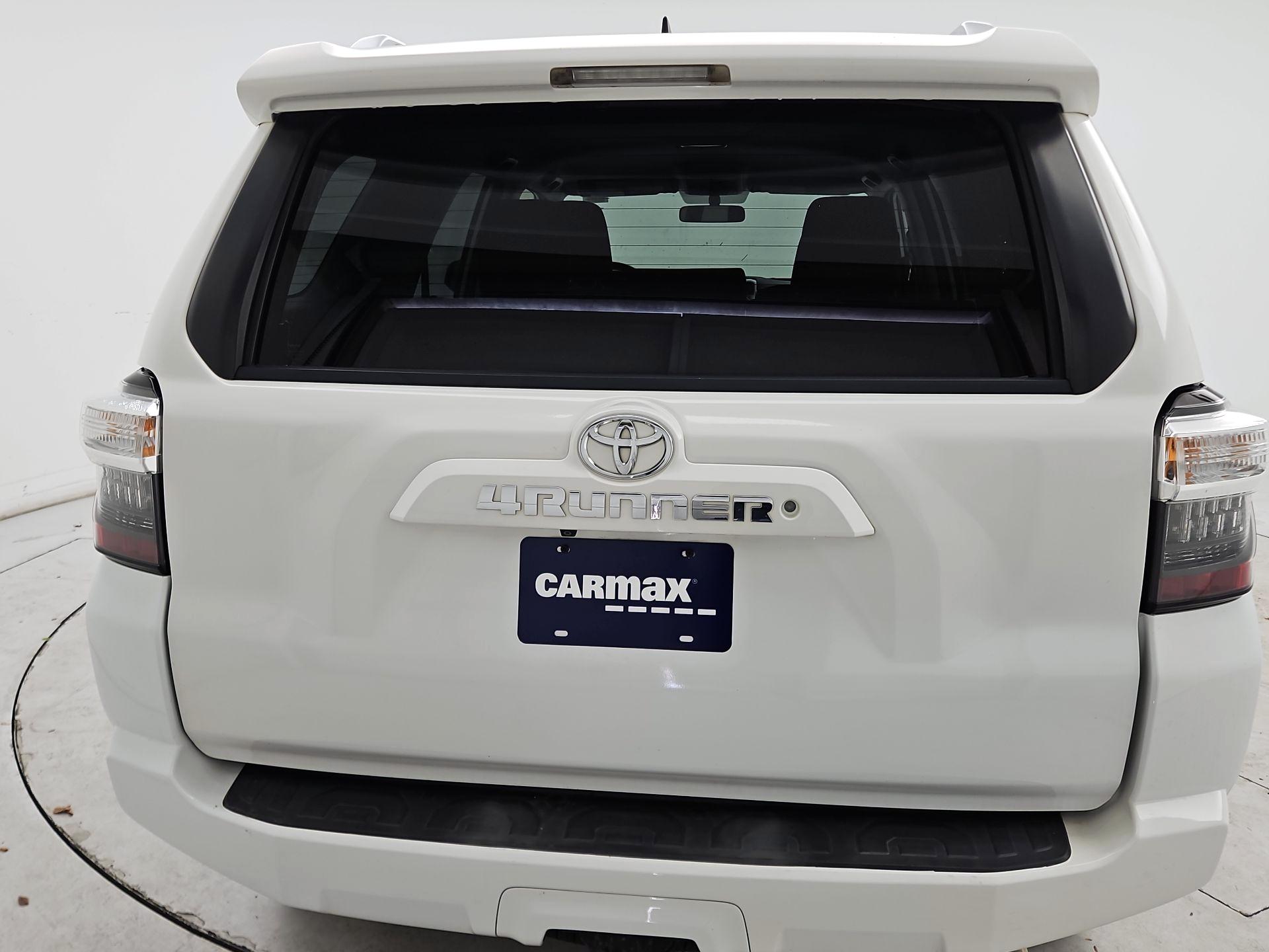 Thumbnail: 2016 Toyota 4Runner - 6