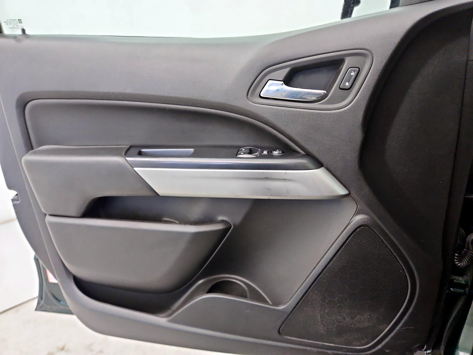 Thumbnail: 2015 Chevrolet Colorado - 12
