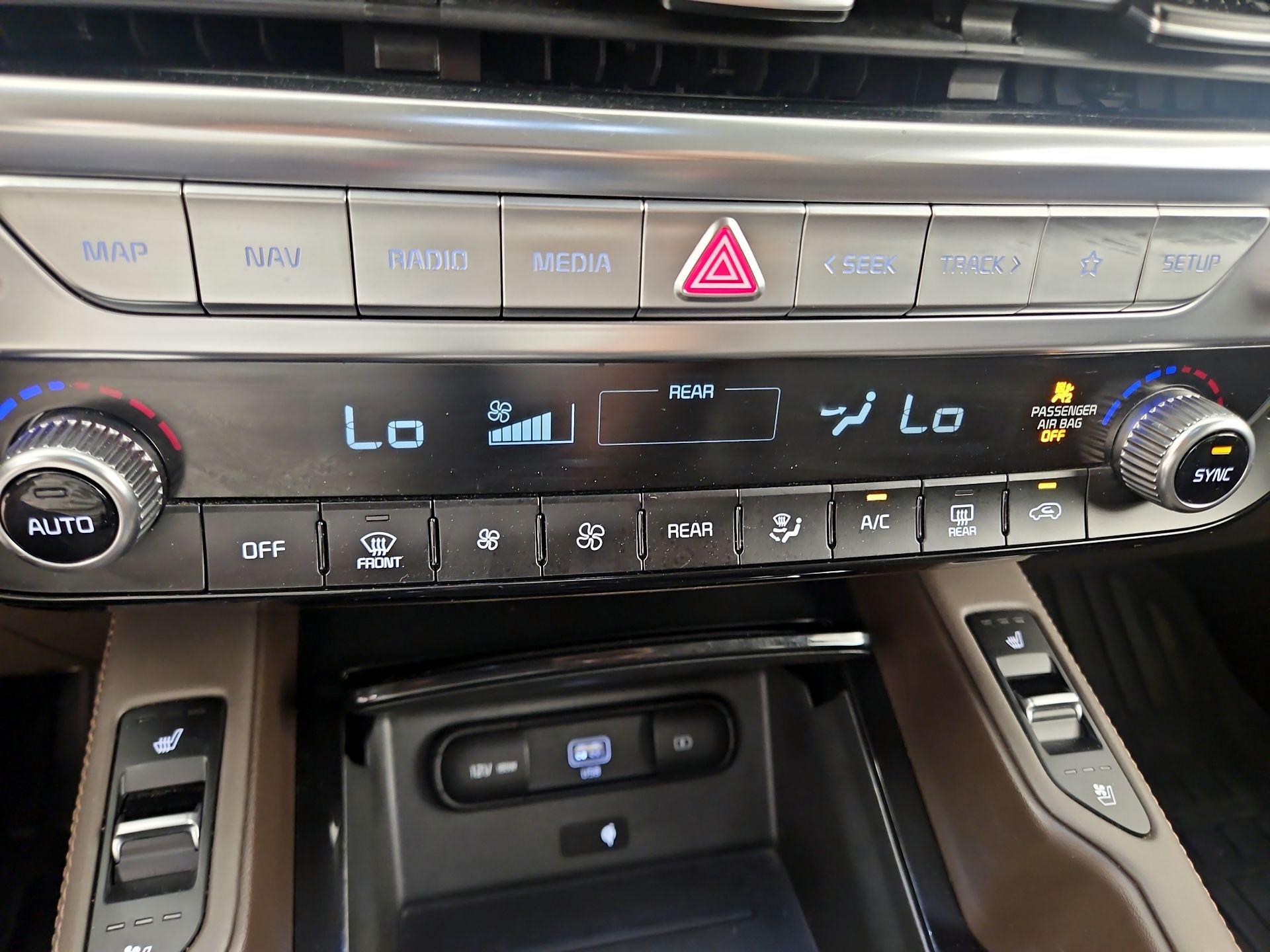 Thumbnail: 2020 Kia Telluride - 17