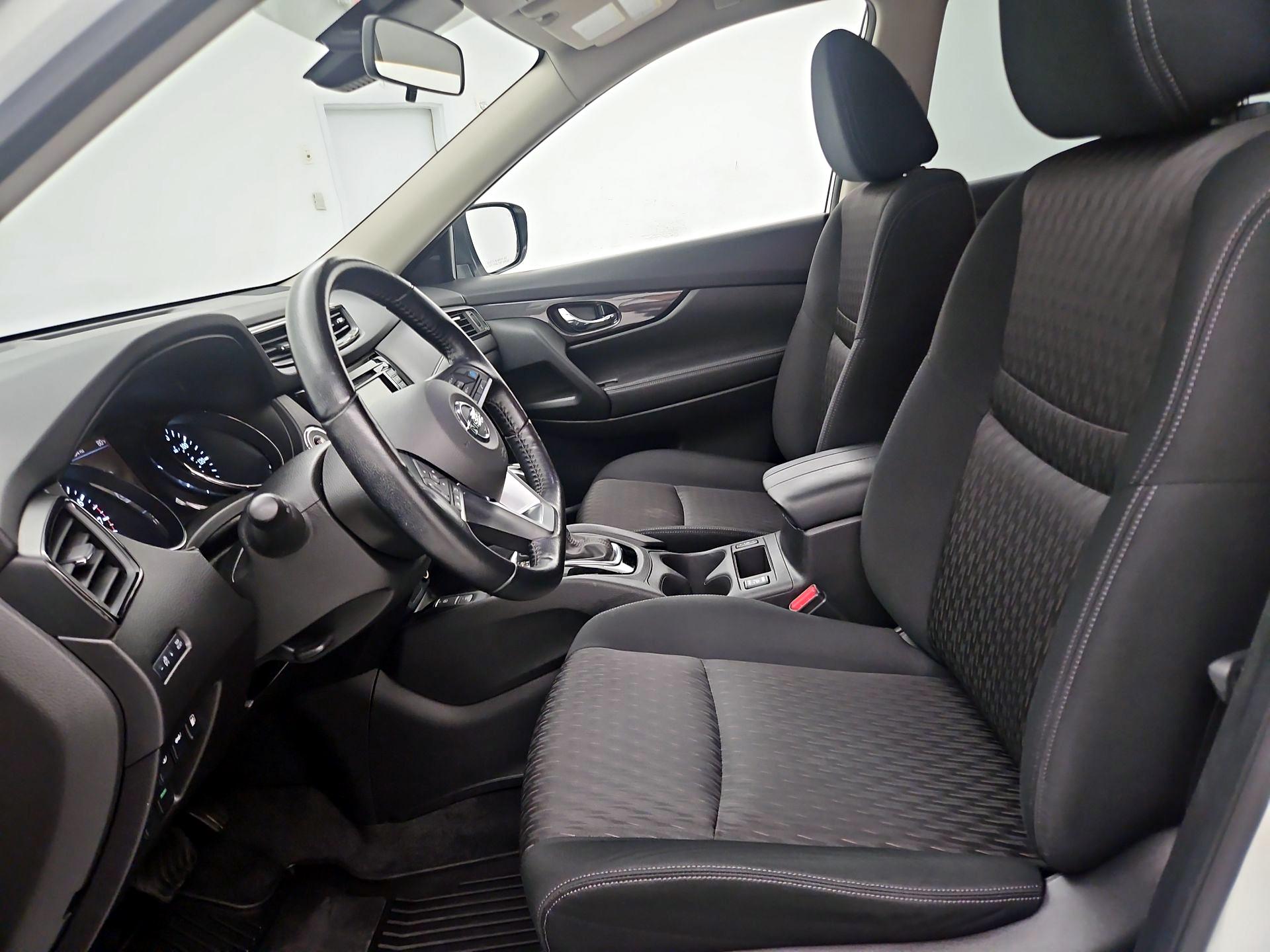 Thumbnail: 2020 Nissan Rogue - 11