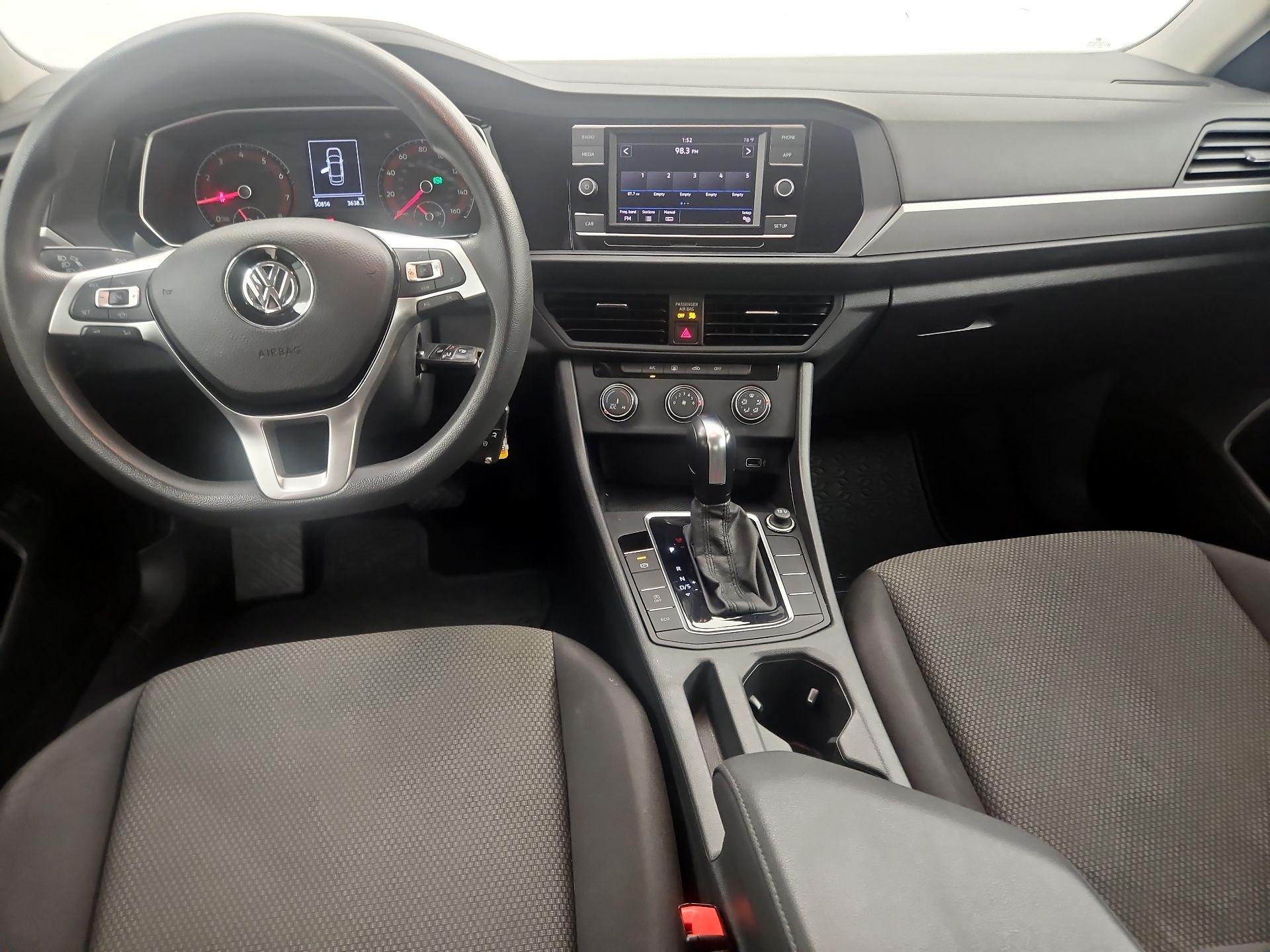 Thumbnail: 2019 Volkswagen Jetta - 9