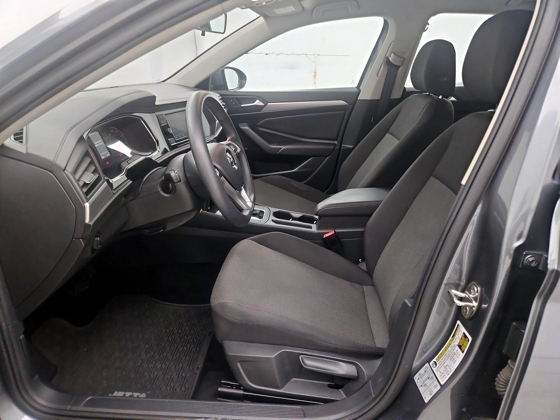Thumbnail: 2019 Volkswagen Jetta - 11
