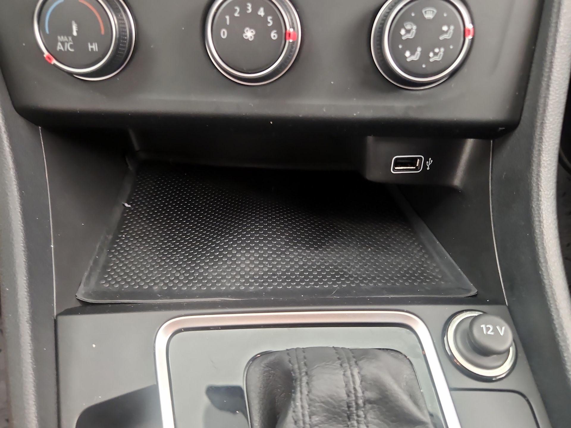 Thumbnail: 2019 Volkswagen Jetta - 18