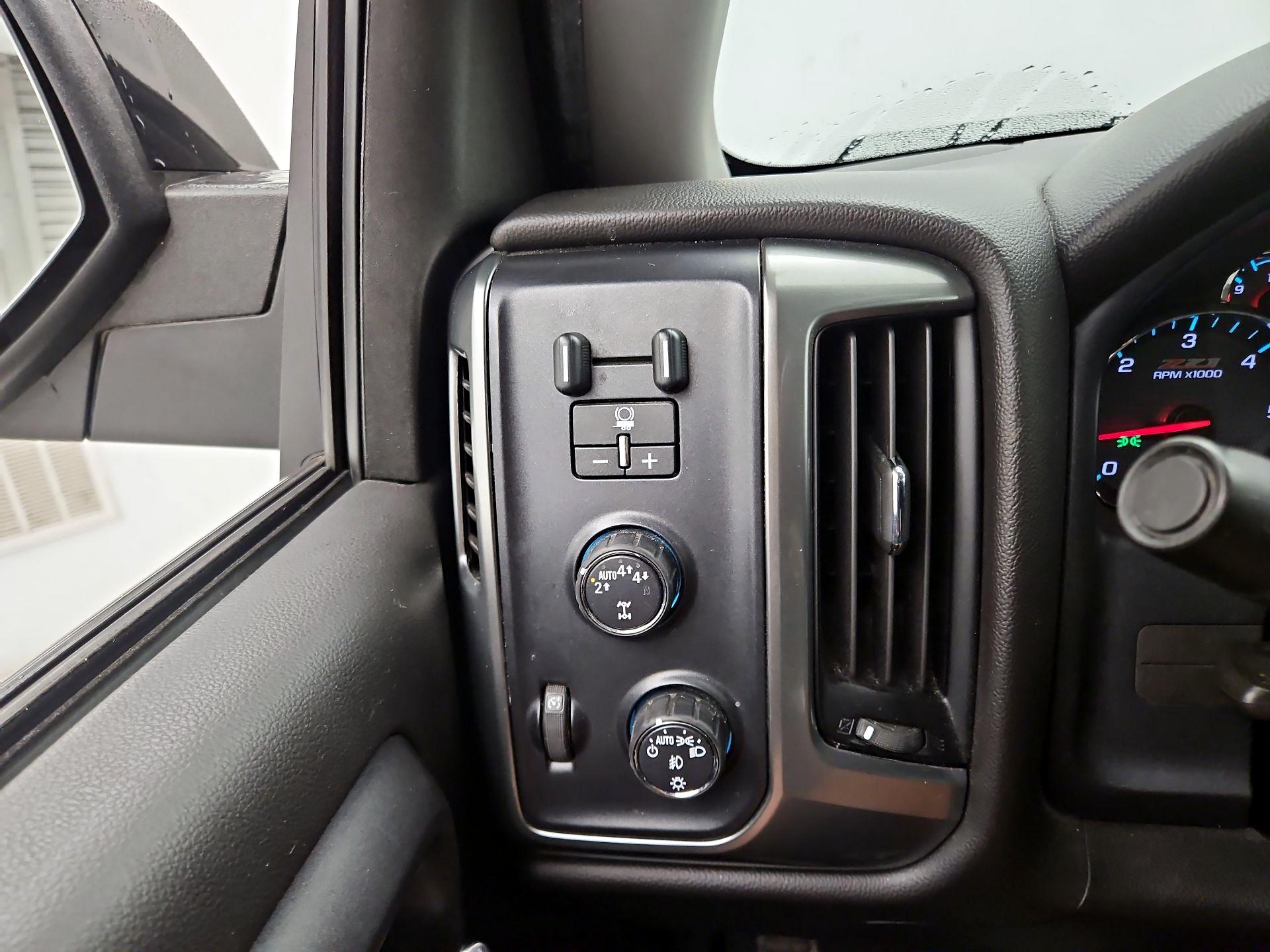 Thumbnail: 2019 Chevrolet Silverado 1500 - 13