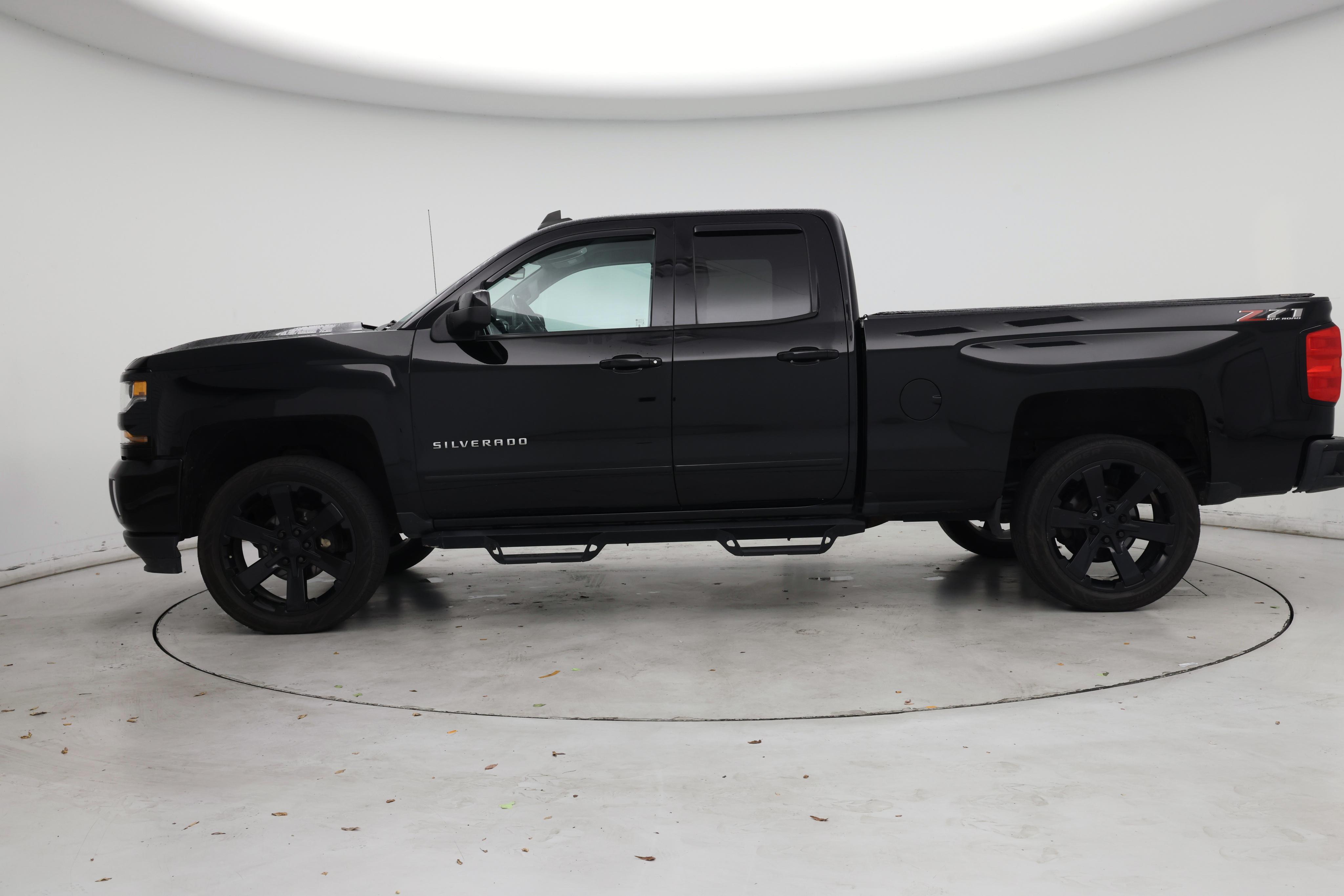 Thumbnail: 2019 Chevrolet Silverado 1500 - 3