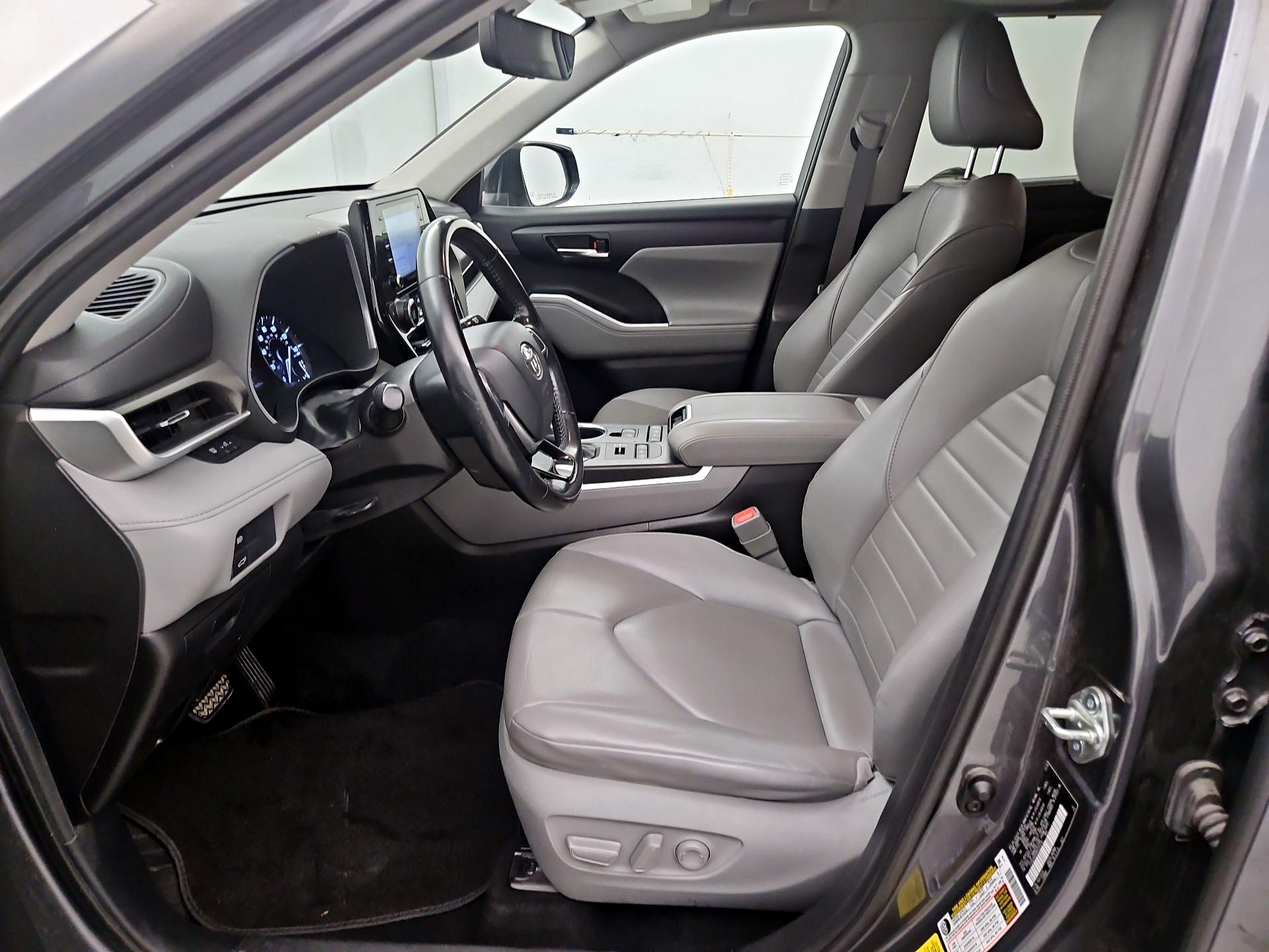 Thumbnail: 2021 Toyota Highlander - 11
