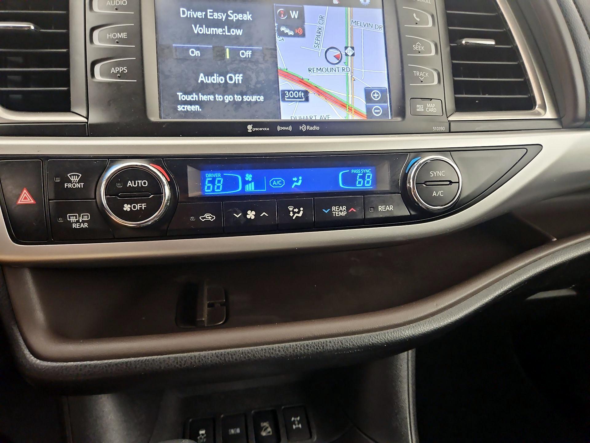 Thumbnail: 2019 Toyota Highlander - 17