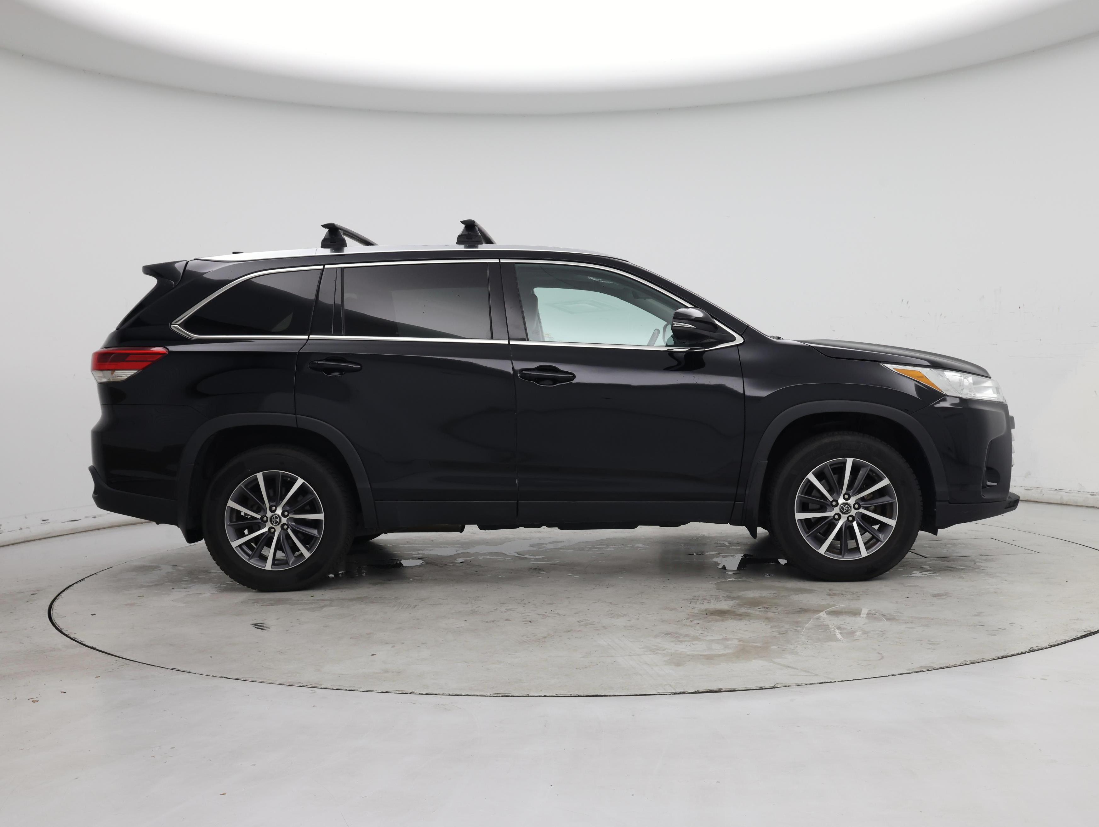 Thumbnail: 2019 Toyota Highlander - 7