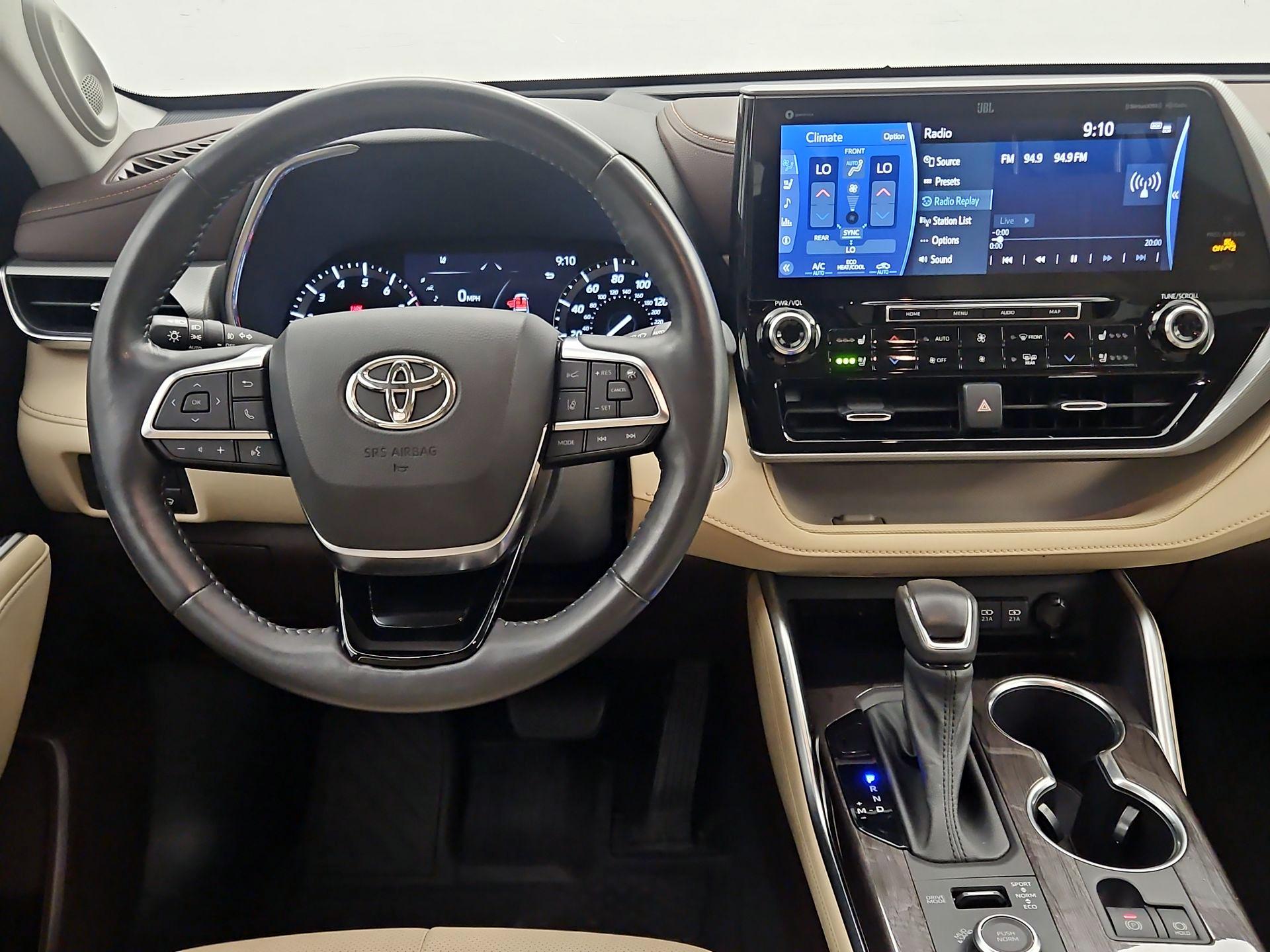 Thumbnail: 2021 Toyota Highlander - 10