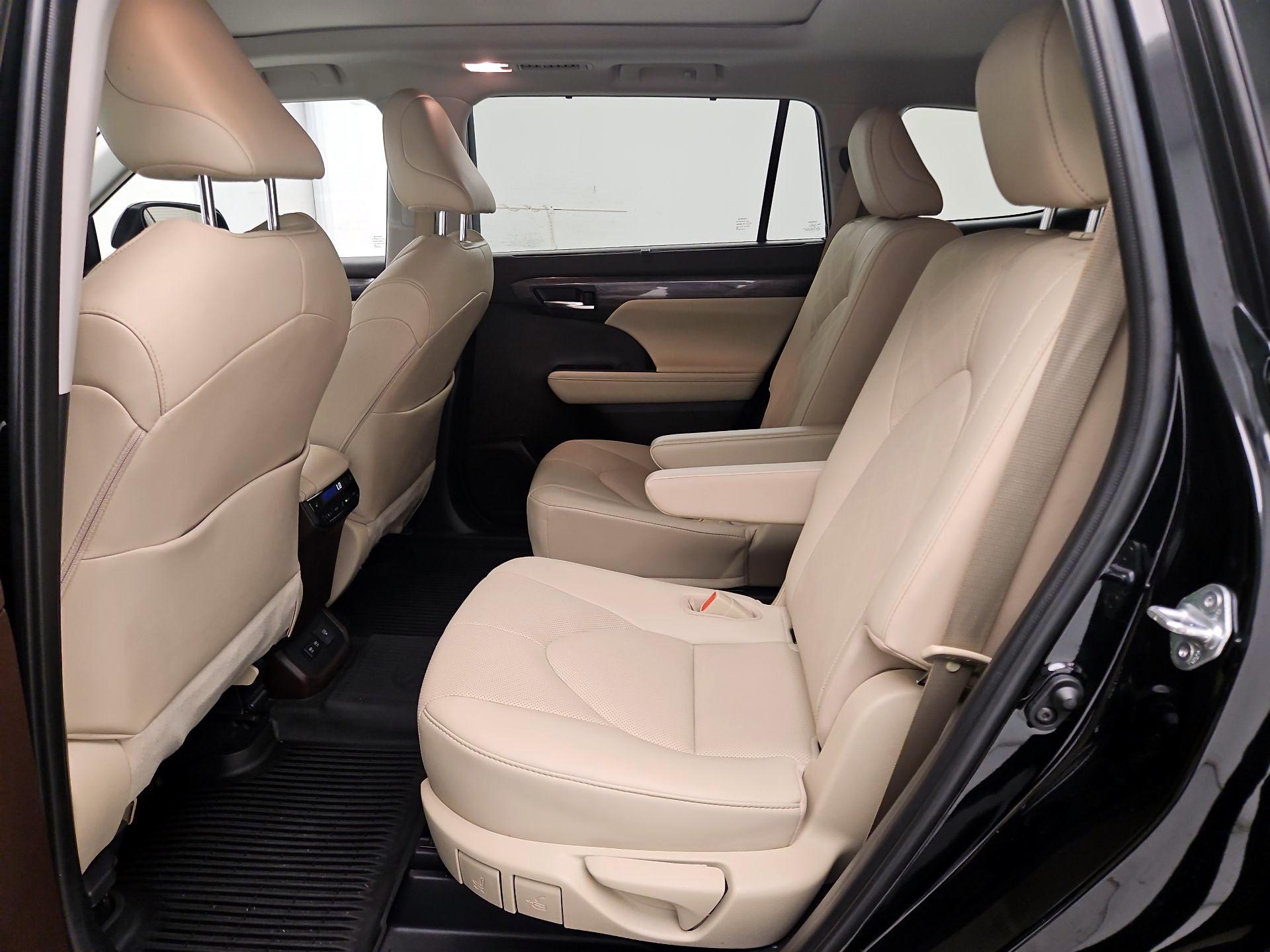 Thumbnail: 2021 Toyota Highlander - 19