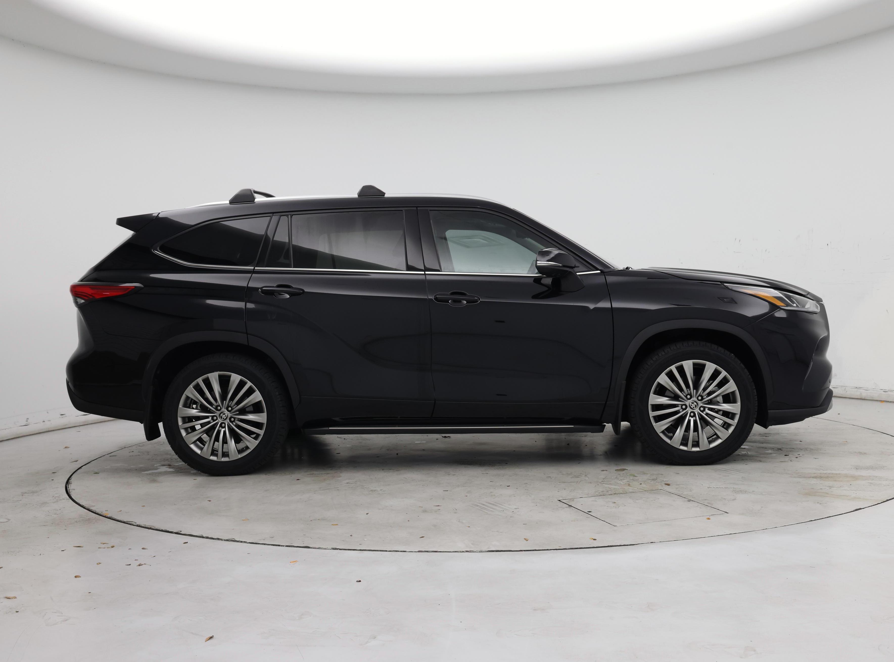 Thumbnail: 2021 Toyota Highlander - 7