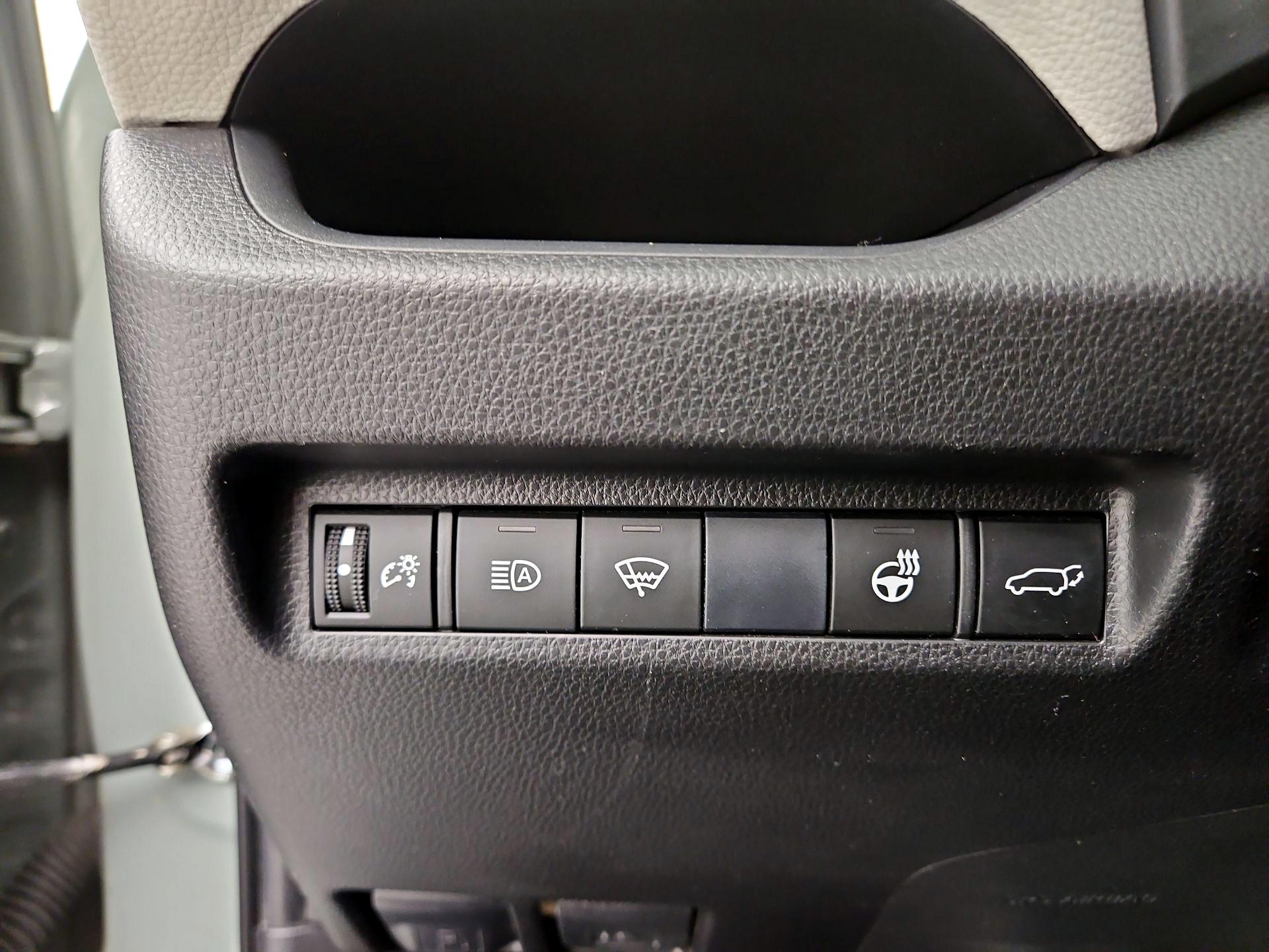 Thumbnail: 2020 Toyota RAV4 - 13