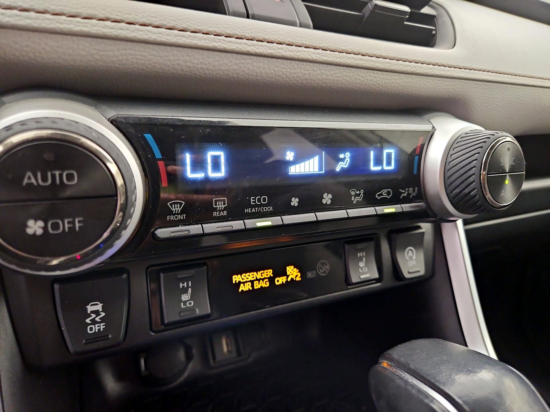 Thumbnail: 2020 Toyota RAV4 - 16