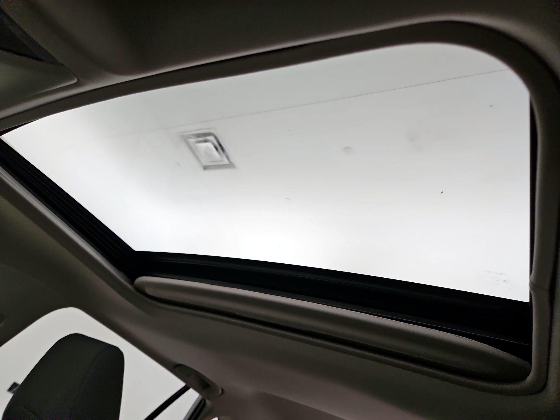 Thumbnail: 2020 Toyota RAV4 - 19