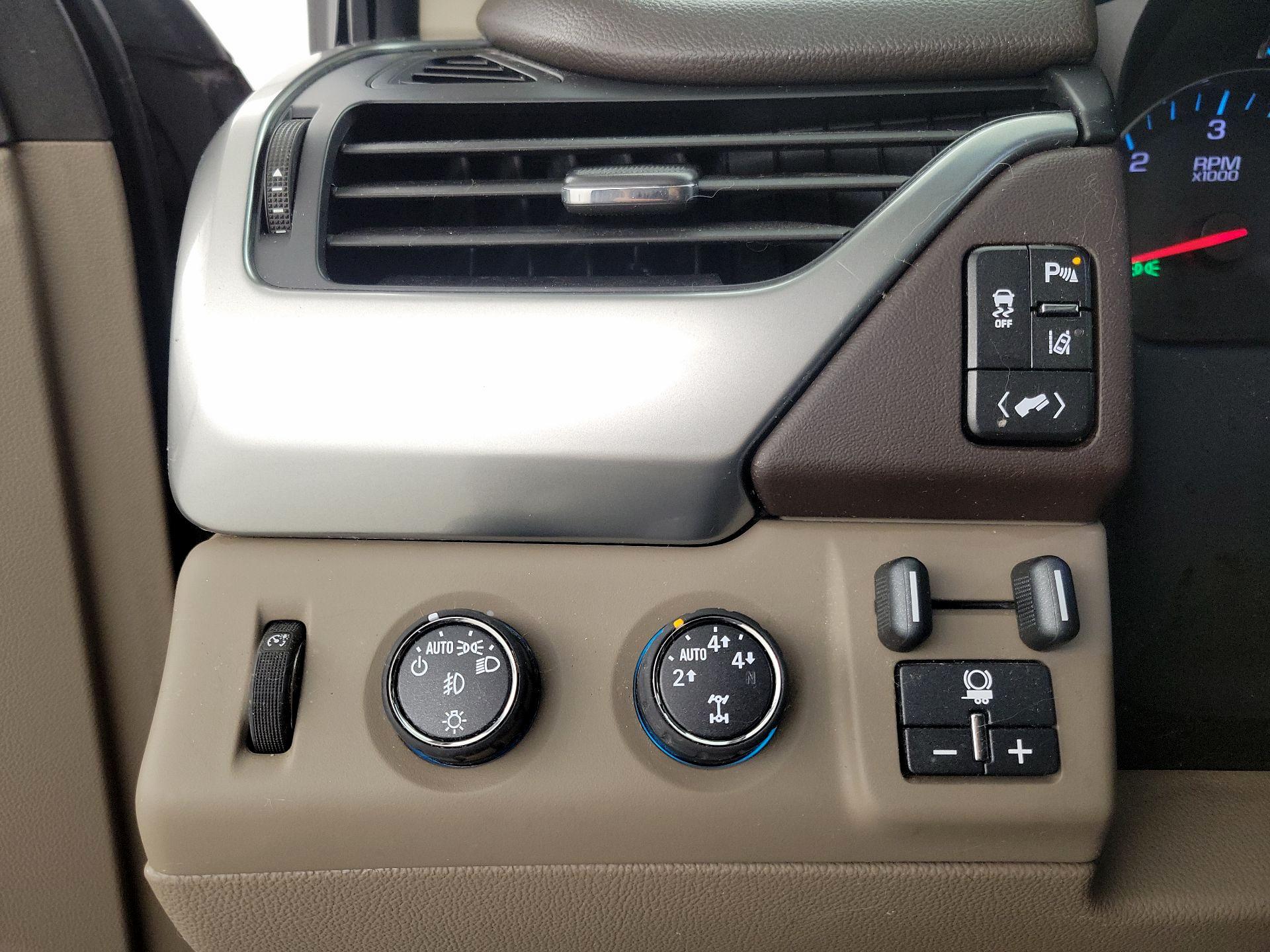 Thumbnail: 2015 Chevrolet Tahoe - 13