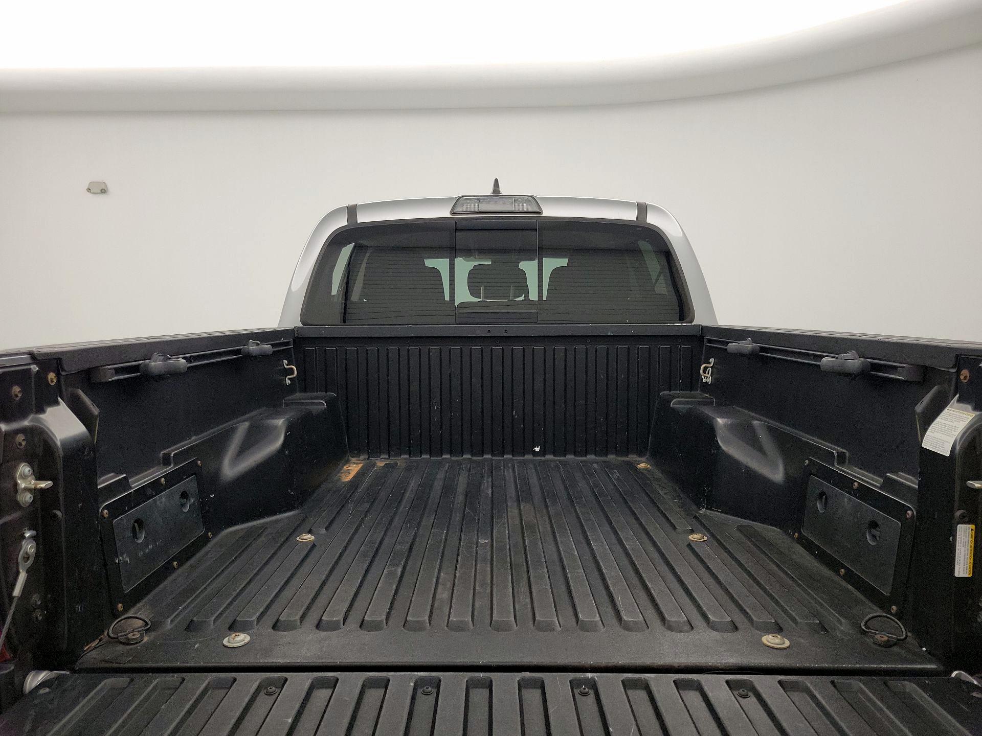 Thumbnail: 2018 Toyota Tacoma - 20