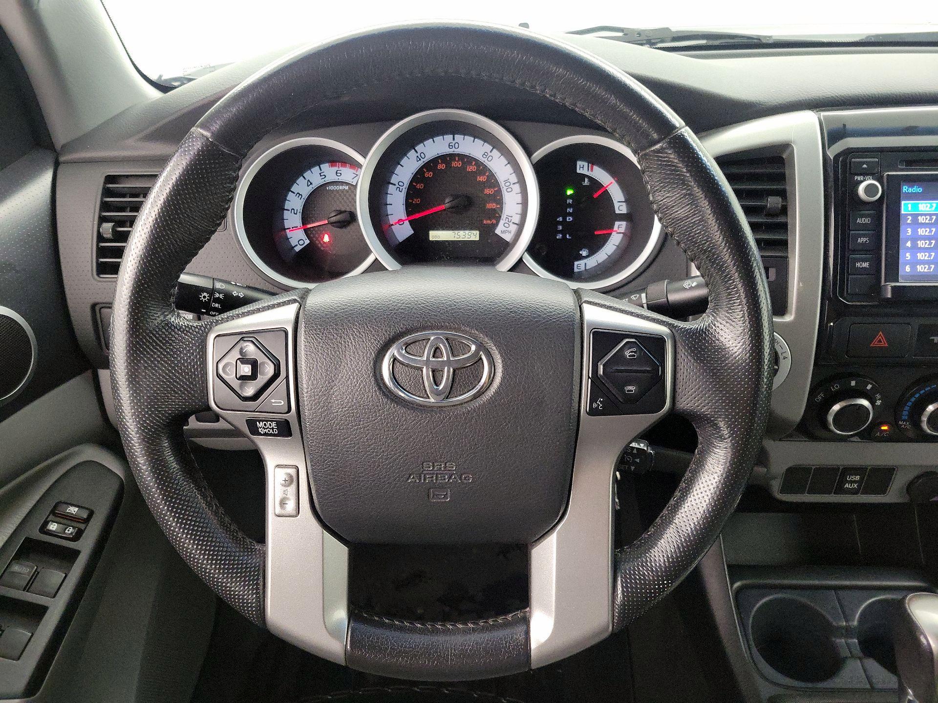 Thumbnail: 2015 Toyota Tacoma - 10