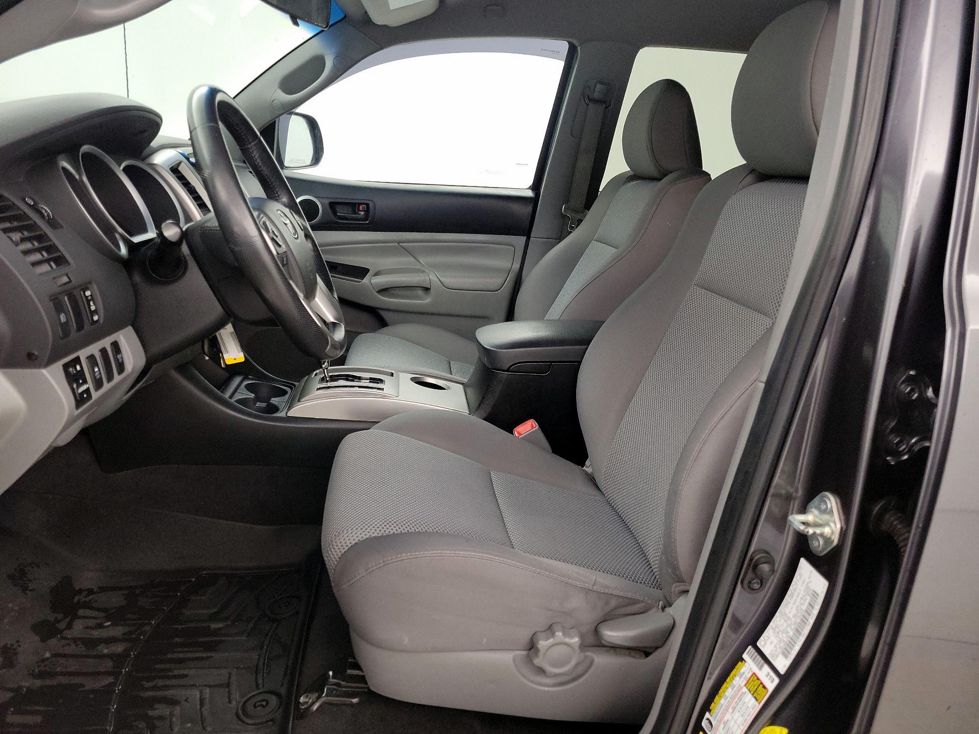 Thumbnail: 2015 Toyota Tacoma - 11