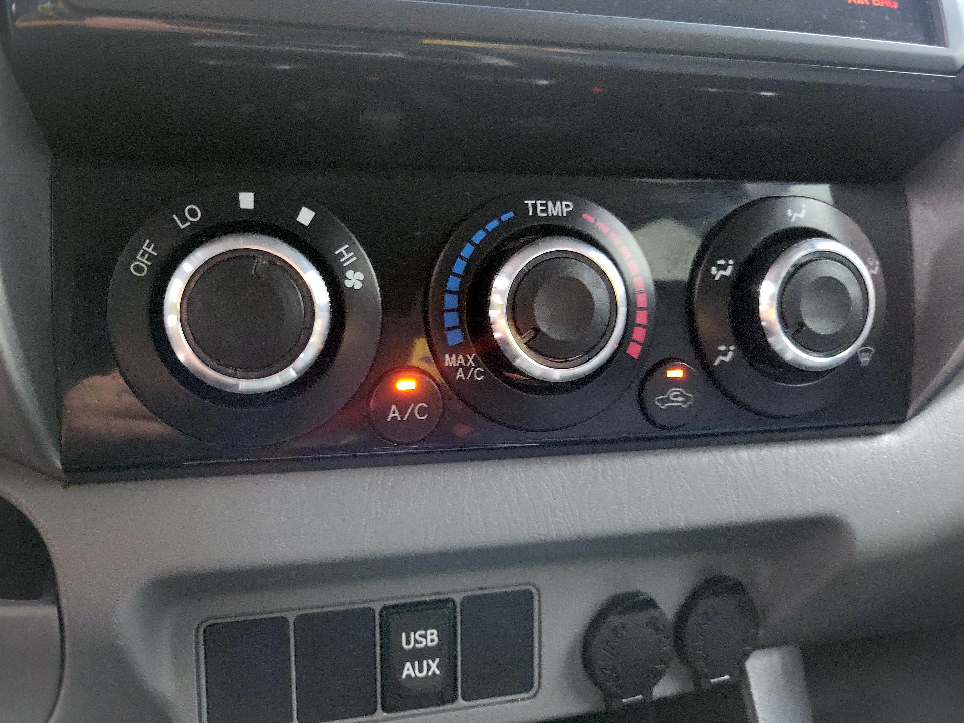 Thumbnail: 2015 Toyota Tacoma - 16
