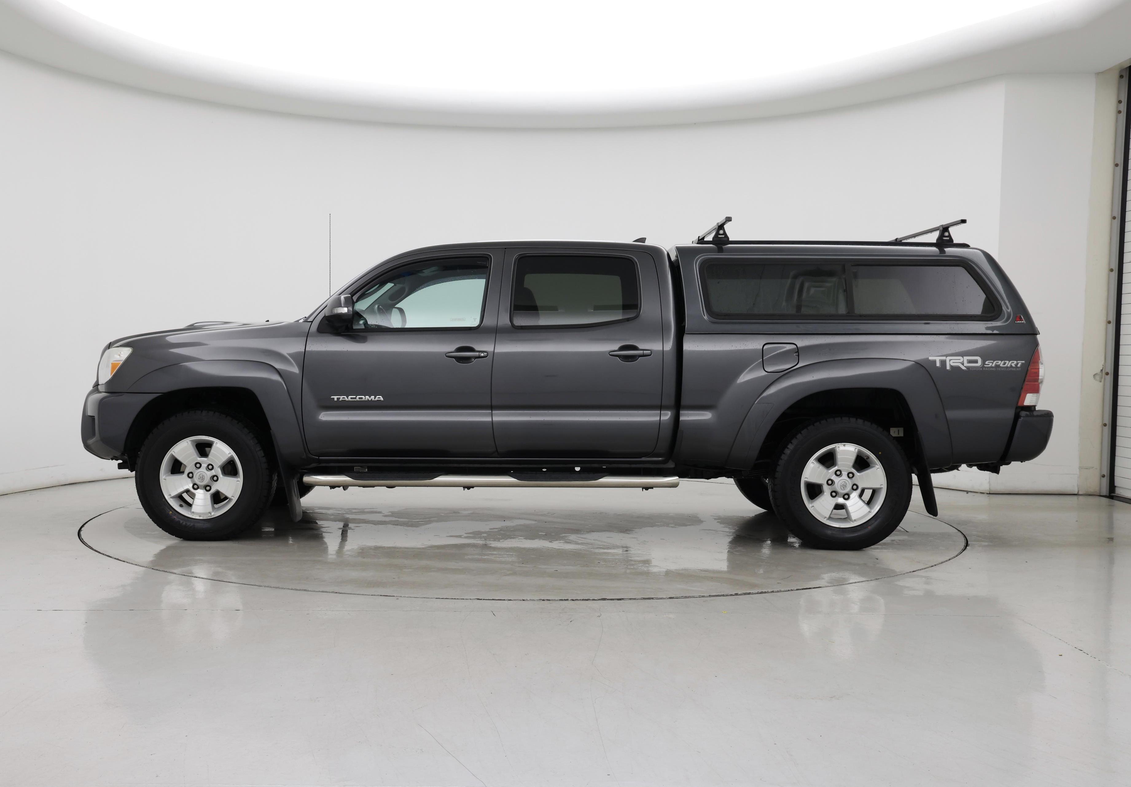 Thumbnail: 2015 Toyota Tacoma - 3