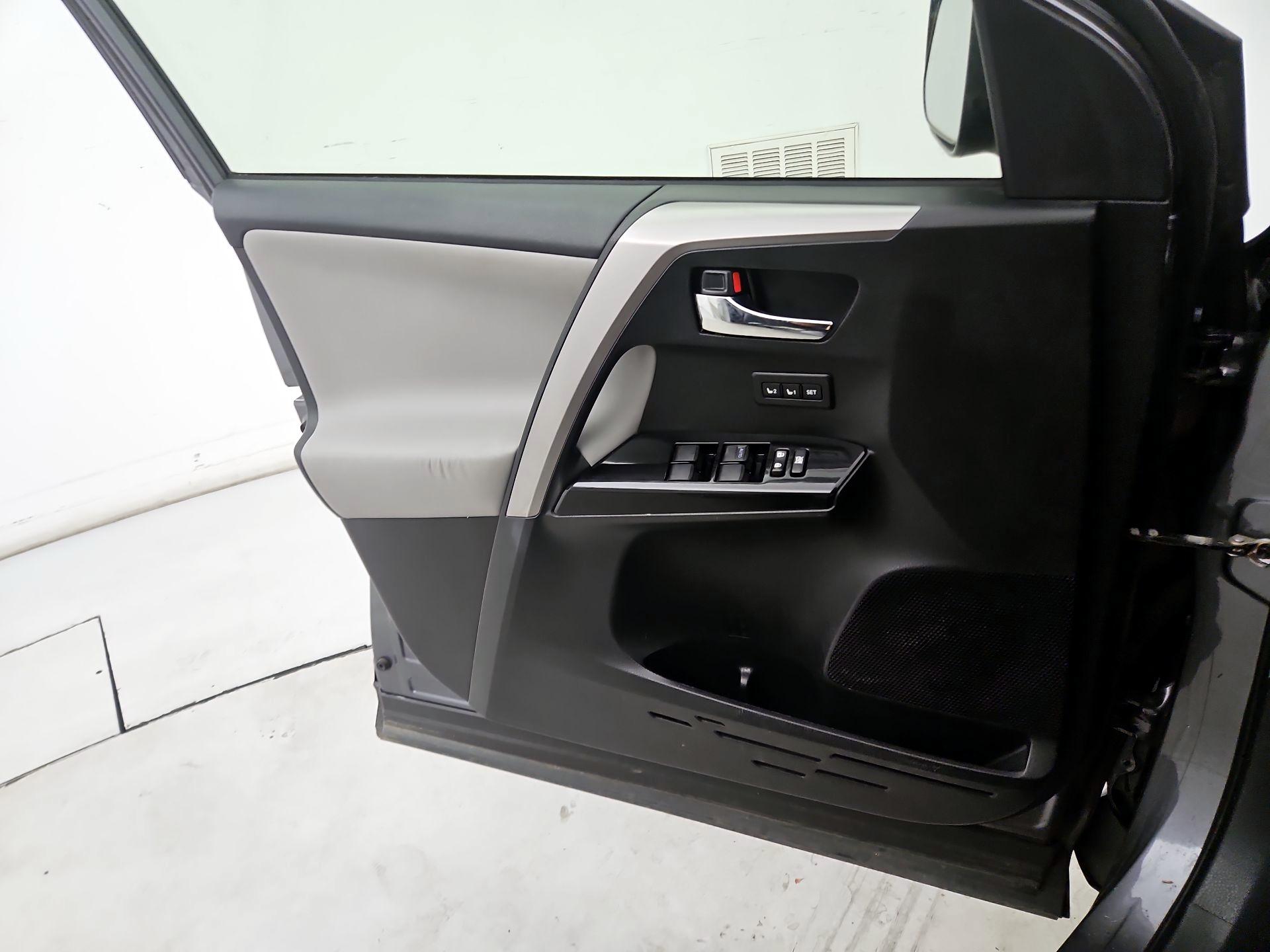 Thumbnail: 2017 Toyota RAV4 - 12