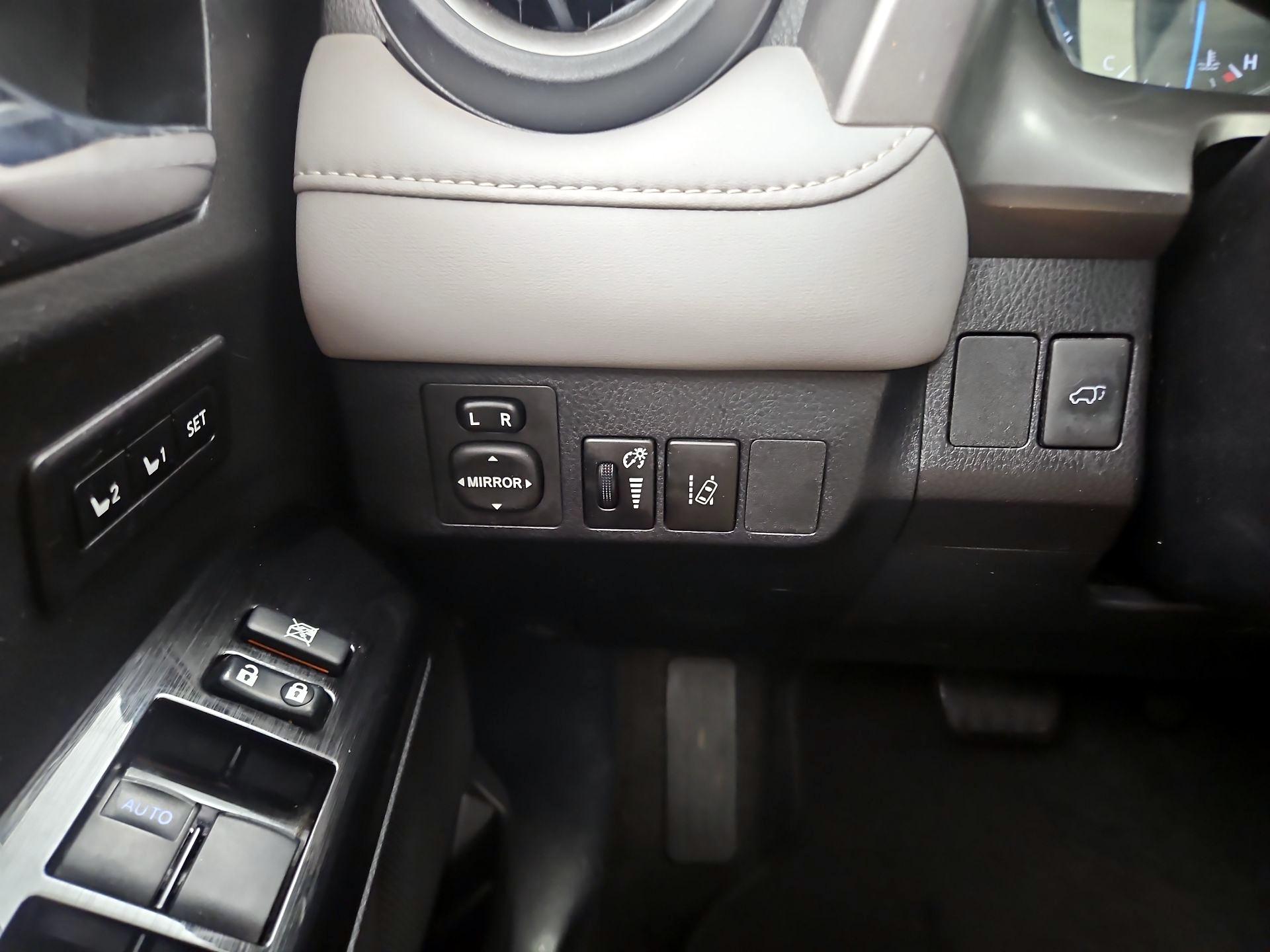 Thumbnail: 2017 Toyota RAV4 - 13