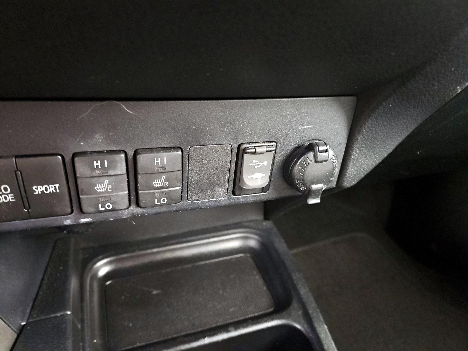 Thumbnail: 2017 Toyota RAV4 - 18