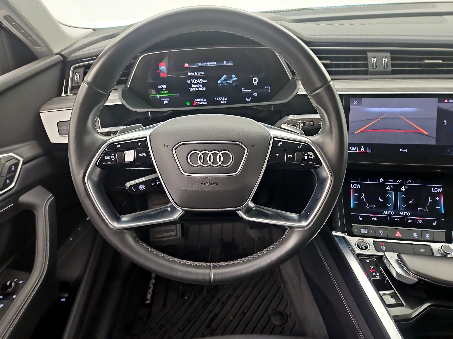 Thumbnail: 2022 Audi e-tron - 10
