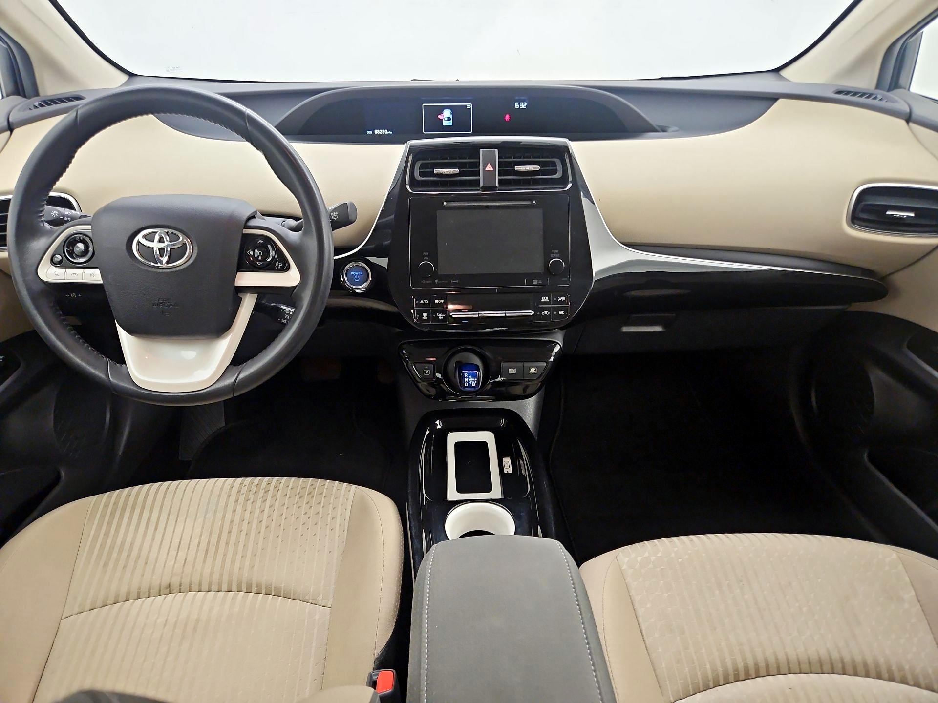 Thumbnail: 2016 Toyota Prius - 9
