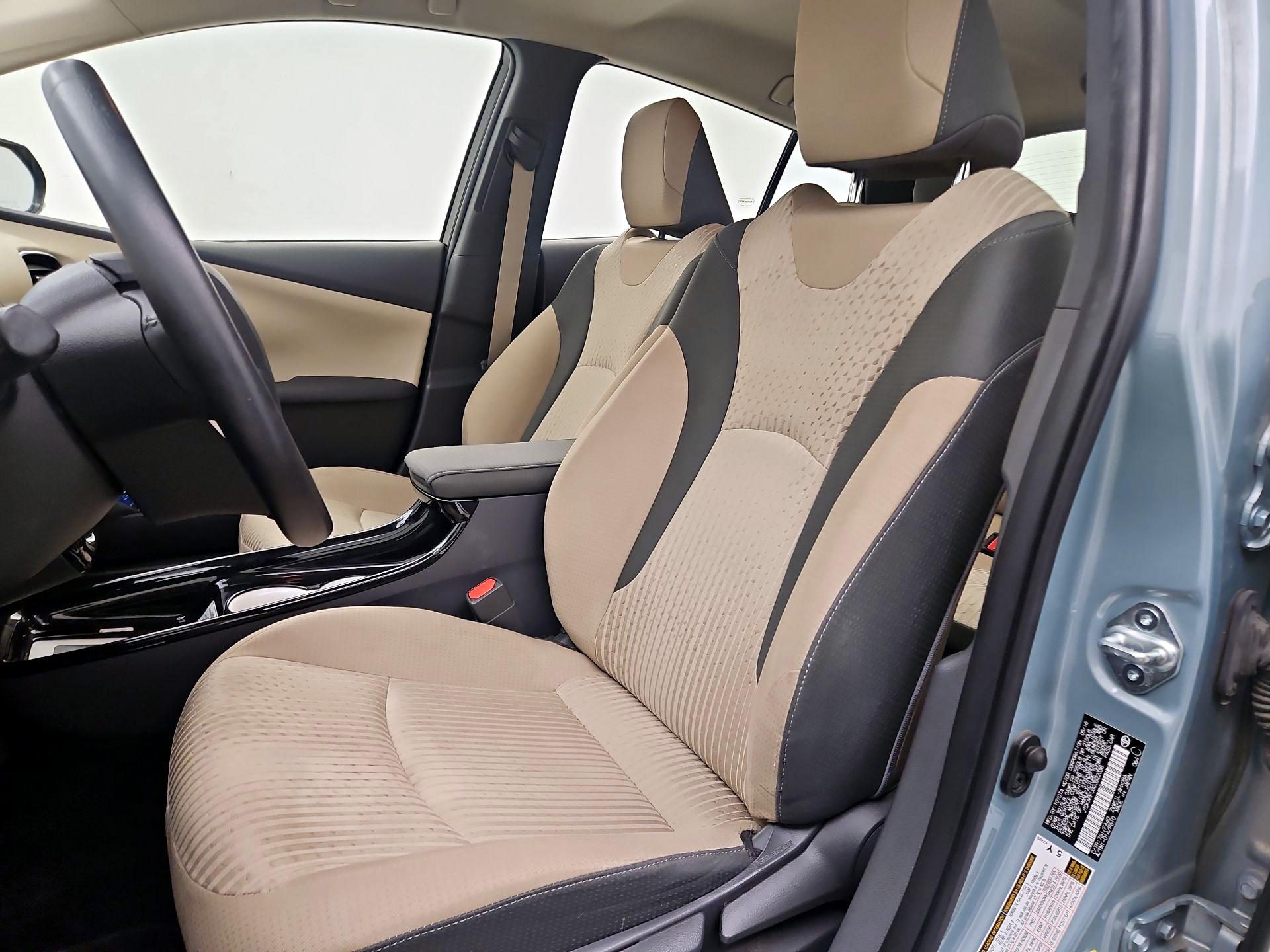 Thumbnail: 2016 Toyota Prius - 11
