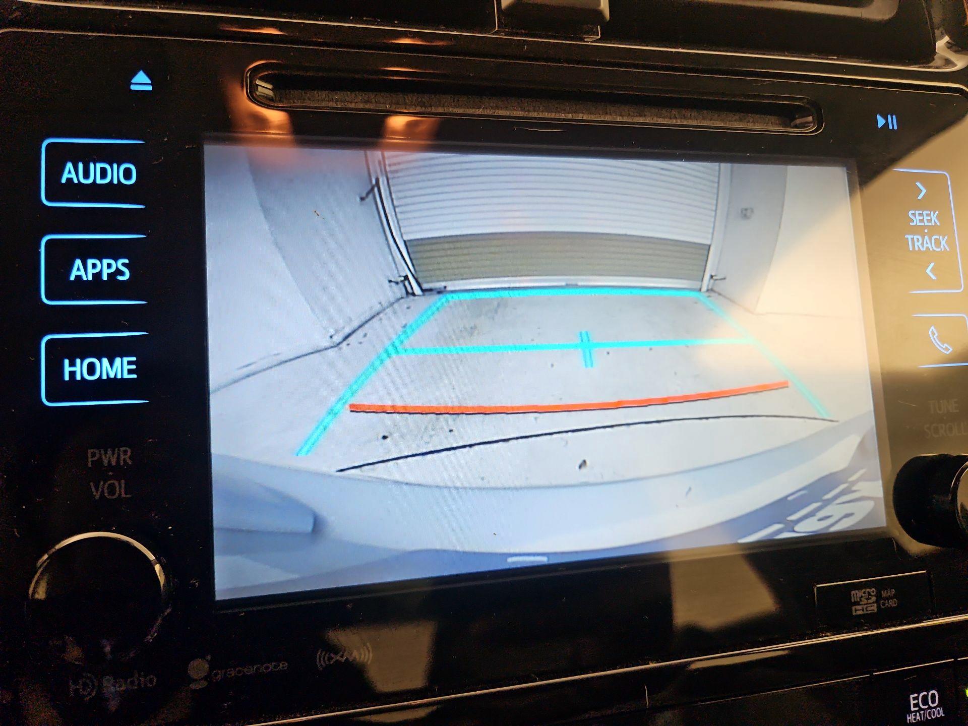 Thumbnail: 2016 Toyota Prius - 15