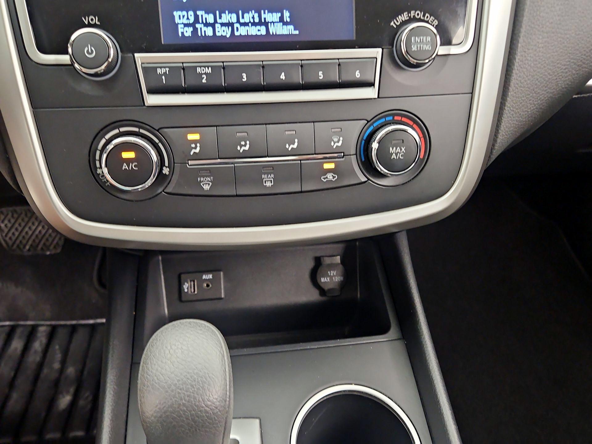 Thumbnail: 2017 Nissan Altima - 16