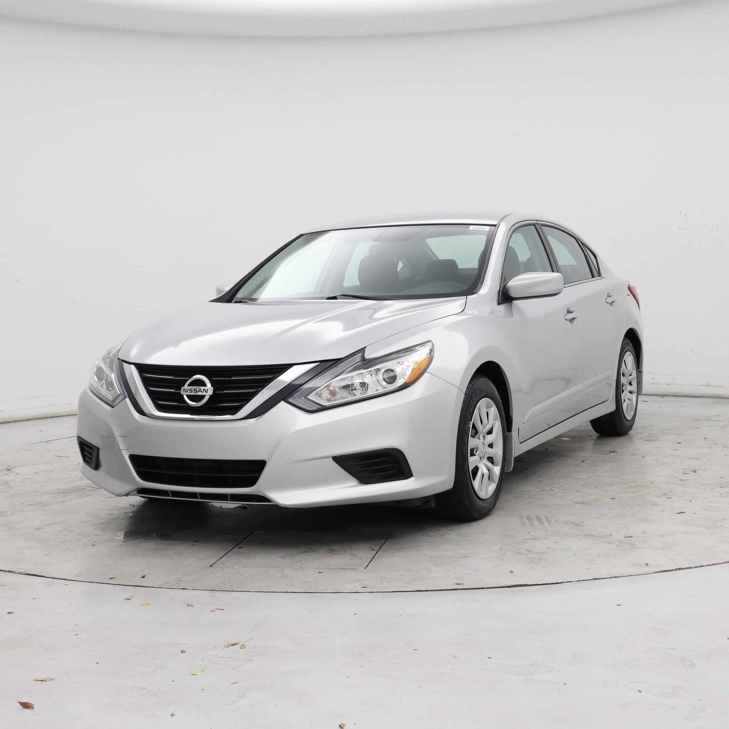 Thumbnail: 2017 Nissan Altima - 4