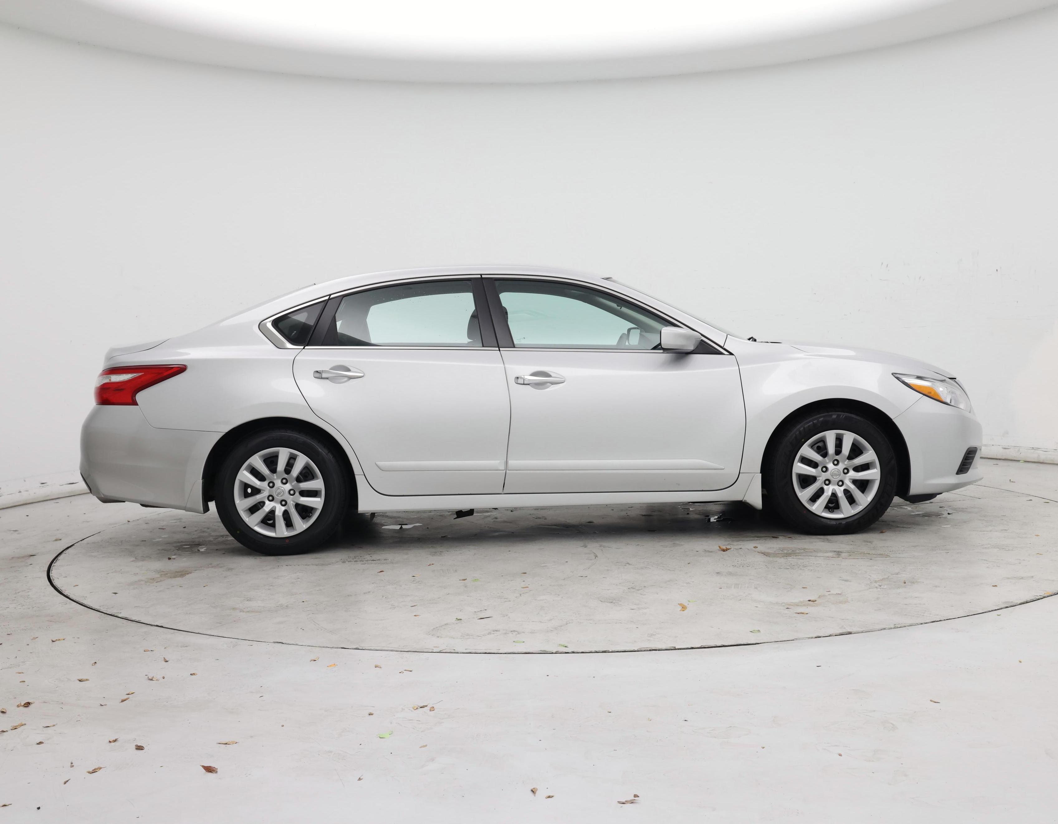 Thumbnail: 2017 Nissan Altima - 7