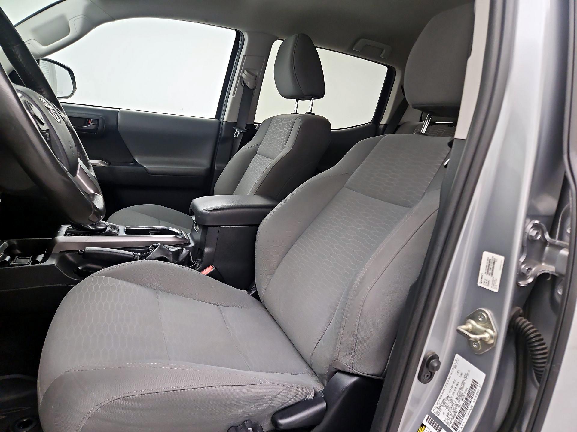 Thumbnail: 2017 Toyota Tacoma - 11